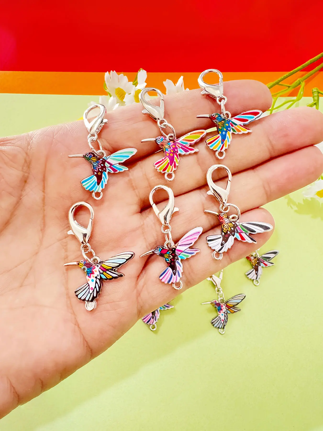 6Pcs/Set Enamel Lobster Clasp Hummingbird Charms Pendant Hummingbird Keychain Additions for Keyrings,Zippers,Bags Animal Bird Zipper Pull for Handbags,Backpacks, Bracelet Extender Charm DIY Jewelry Making Part Decoration Accessories, Keychain Included