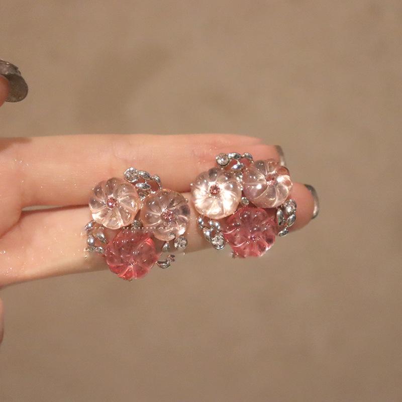 Silver Needle Flower Small Stud Earrings, Niche, Simple, Sweet Design, High-End, Unique and Fashionable Ear Jewelry Wholesale for Women