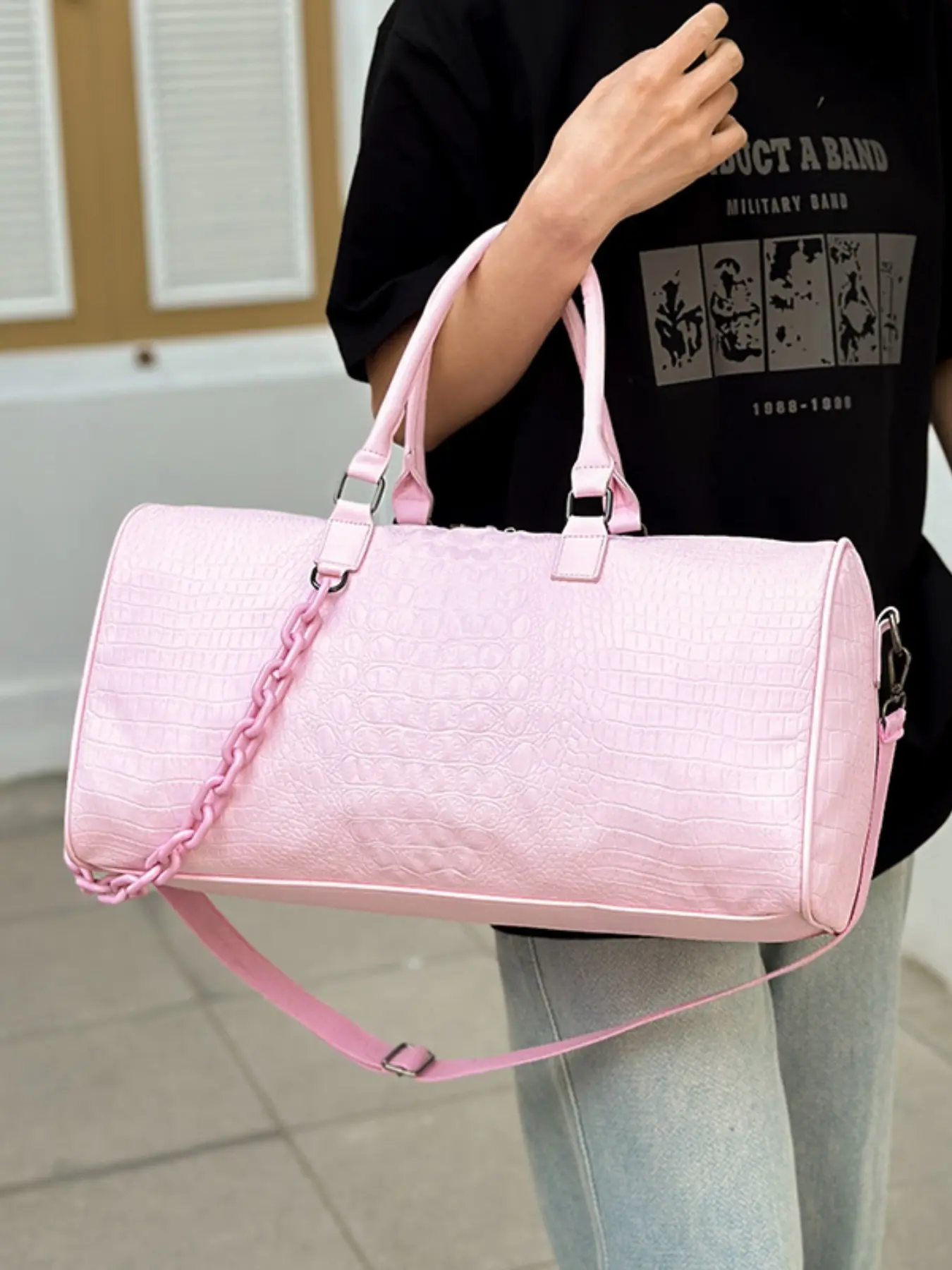 Fashion Crocodile Pattern Travel Bag, Chain Fitness Bag, Waterproof Duffel Vacation Bag, Soft PU Leather Beach Bag, Ideal for Holiday, Travel, Gym, Weekender Gym Bag