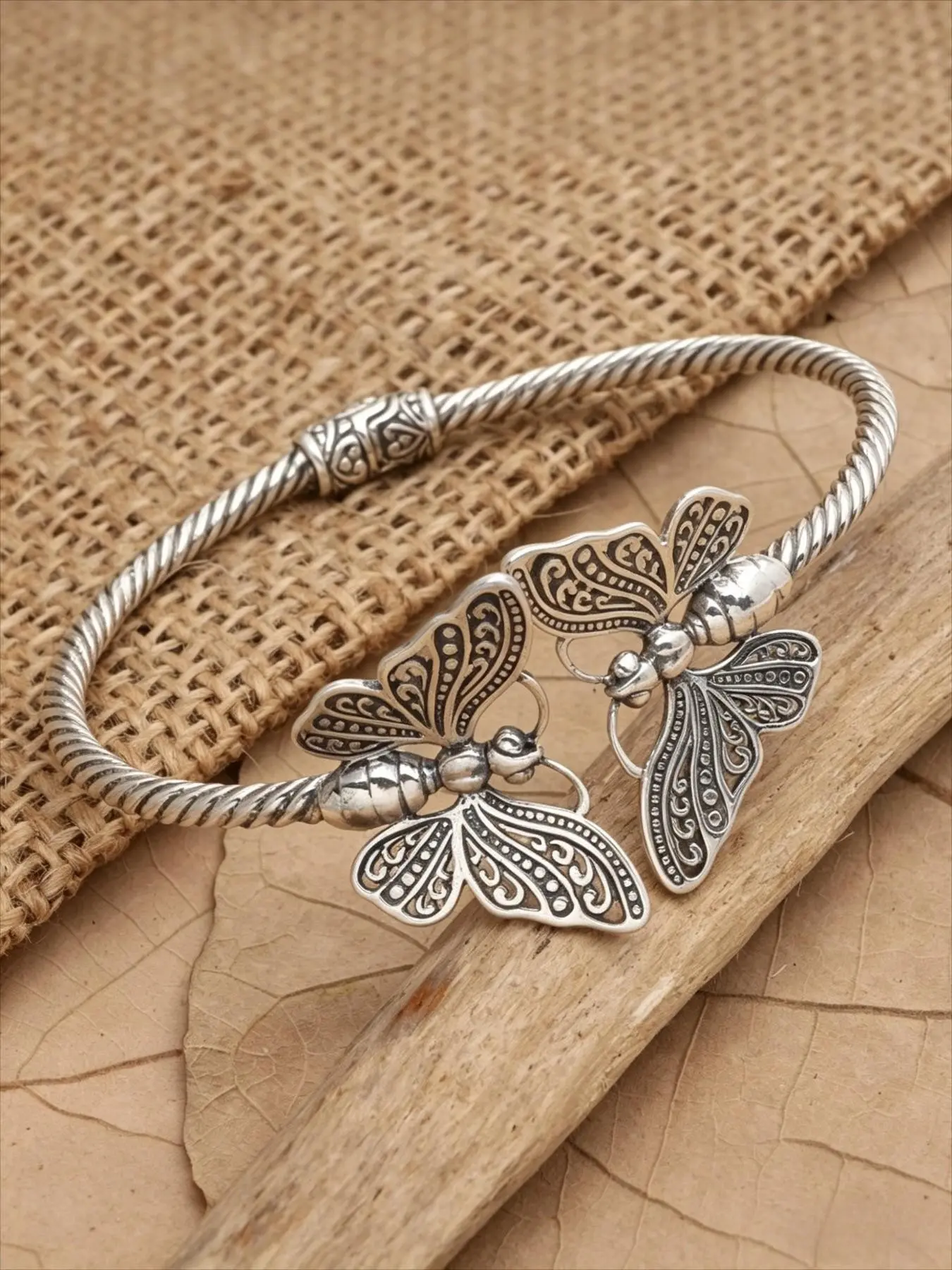 Vintage Butterfly Totem Open Bracelet for Men and Women, Ethnic Style Party Beach Gathering Jewelry, Unique Fashion Accessory, Fashionable Bracelet