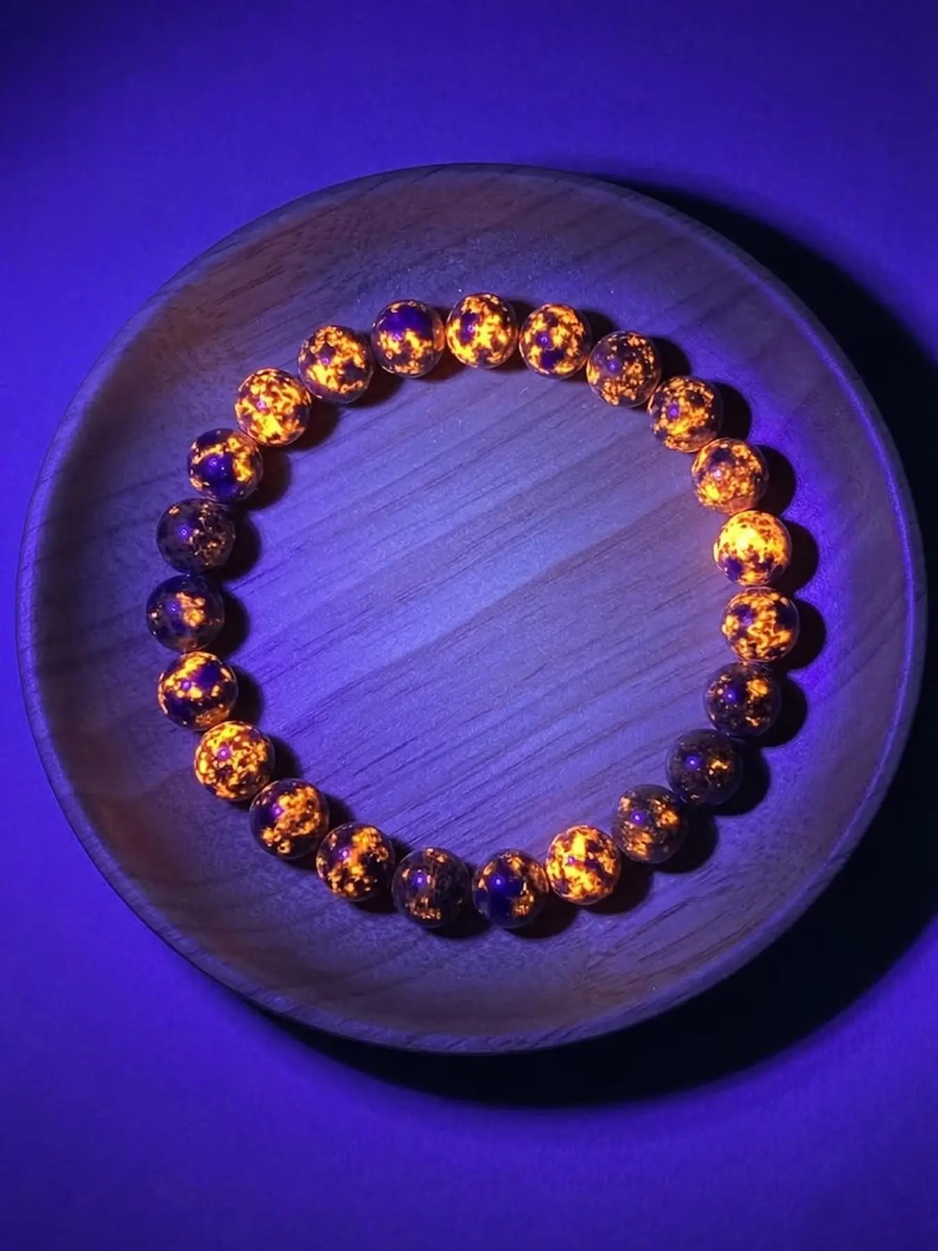 1pc Joper Light Effect Bracelet, UV Reactive Luminescent Bracelet, Flame Stone Bead Jewelry, Bohemian Style Stackable Elastic Bracelet, Unique Atmosphere Cultural and Artistic Bracelet, Versatile for Men and Women, High Quality Texture for Gift Keeping