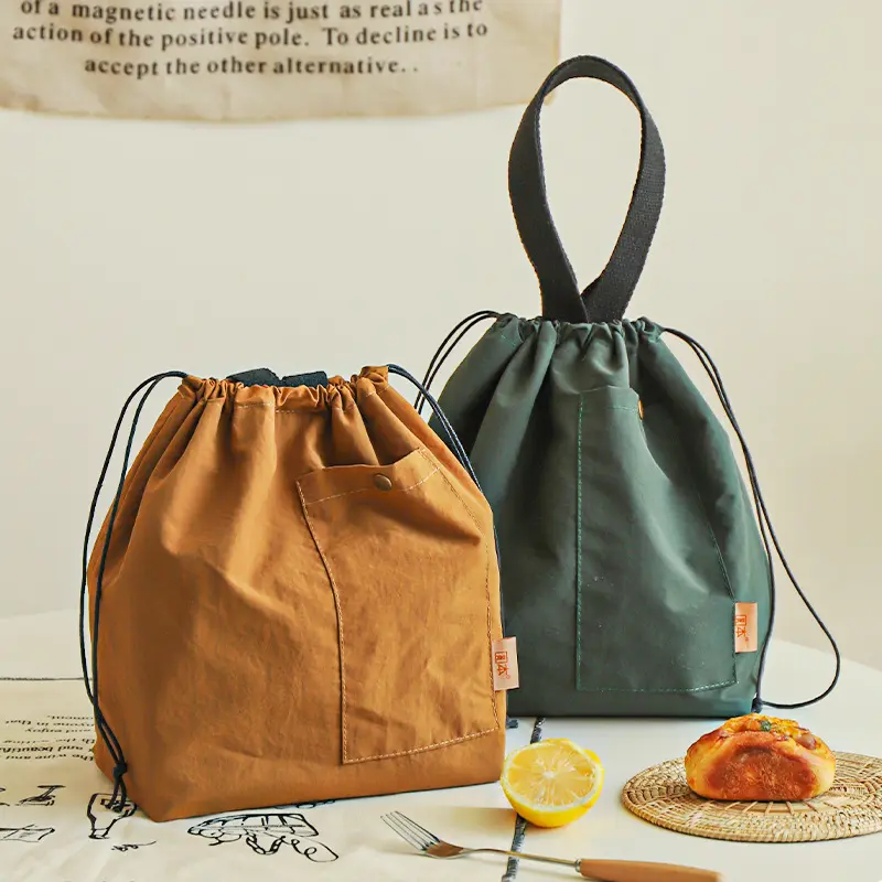 Portable Nylon Insulated Lunch Tote Bag, High‑Looking Waterproof Thermal Food Bag with Spacious Compartment, Fits Lunch Boxes & Drink Cups, Reusable Cooler Bag for Work, School and Casual Outdoor Short Trips