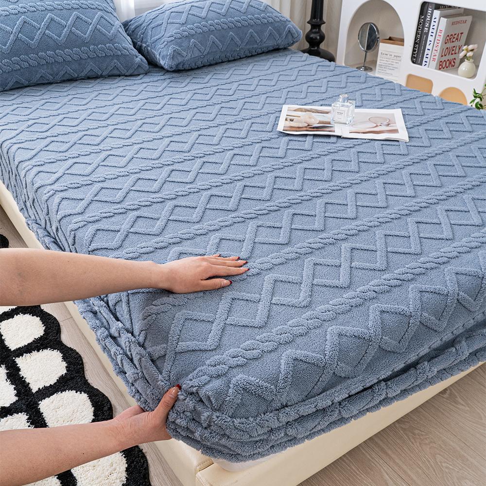 Premium Velvet Fitted Sheet Set 3PCS/4PCS, Ultra Soft Cloud-Like Feel, Breathable Lightweight Bedding for Spring Summer, Deep Pocket Full Elastic Non-Slip Fit, Shrink Fade Resistant, Hotel Dorm Home Use