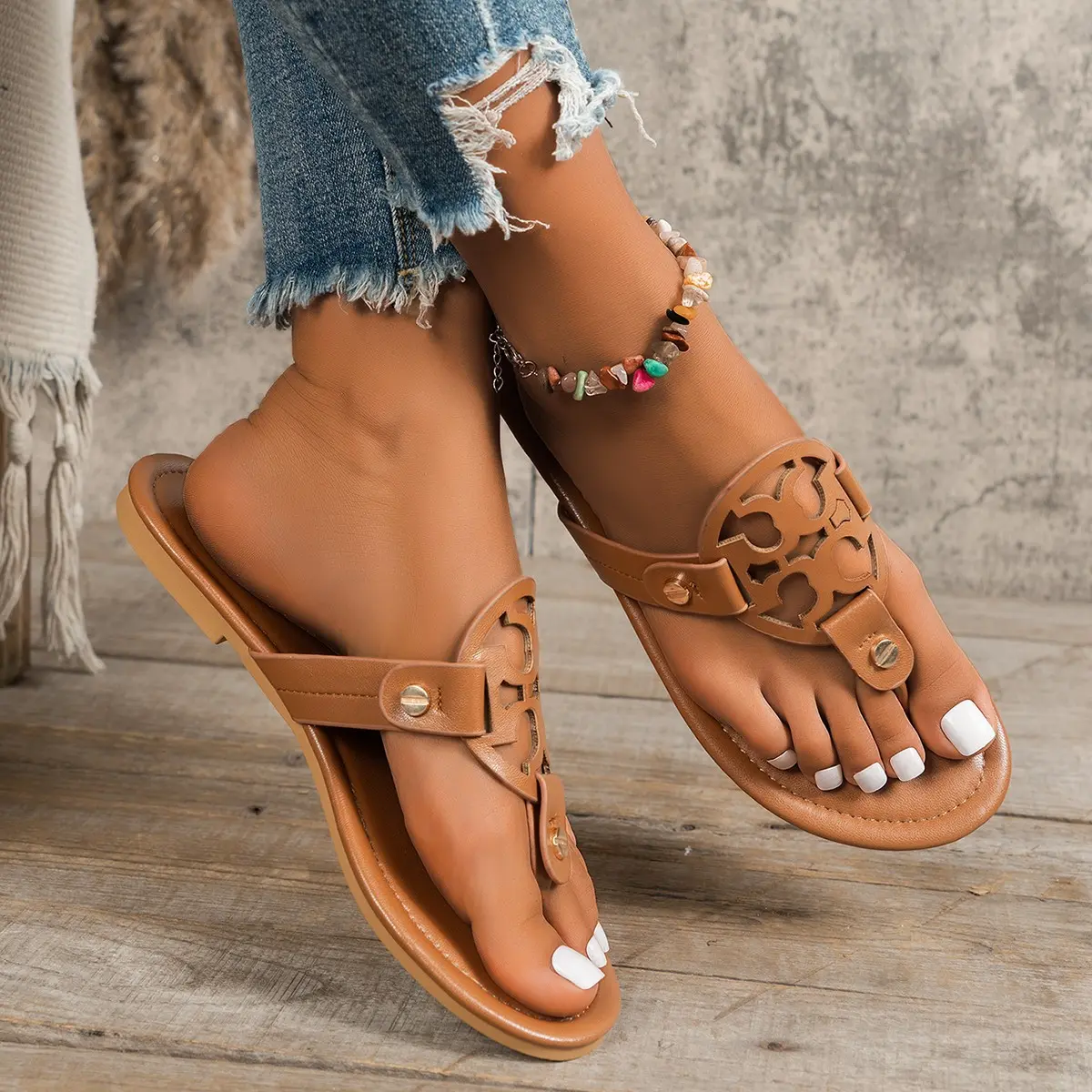 Women’s Hollow Out Flip Flop Sandals - Lightweight Flat Toe Post Beach Shoes for Summer and Daily Wear