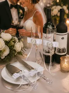 4-piece wedding champagne cup cake cutting set, bride and groom toast Cup + cake knife cake shovel, white lace Pearl bow wedding decoration Goblet, suitable for wedding, engagement, bridesmaid party gift, anniversary, Valentine's Day, photo props