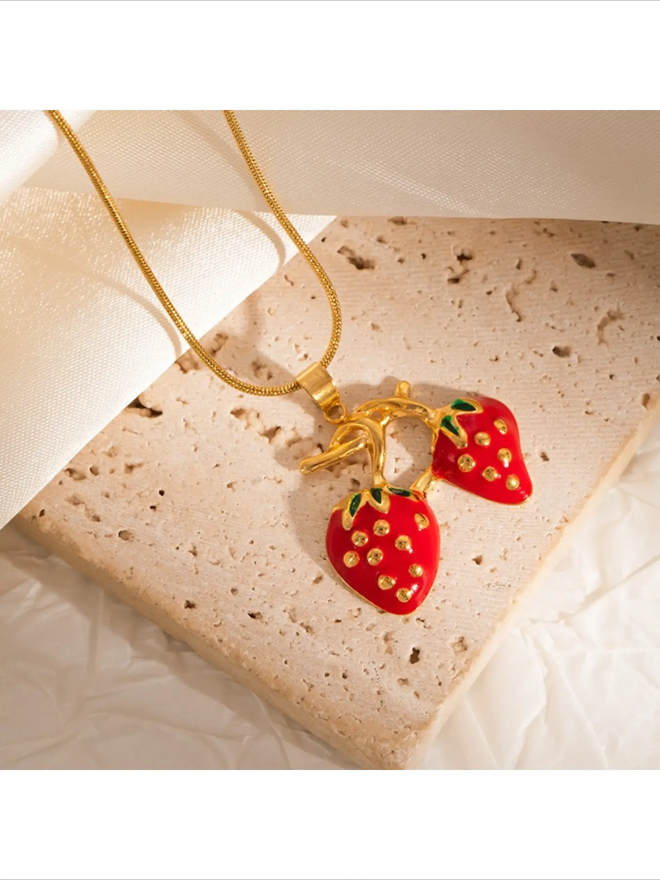 Viral Ins Style Sweet Drop Oil Strawberry Necklace Cute Personality Fashion Trendy Choker Chain For Women Girls