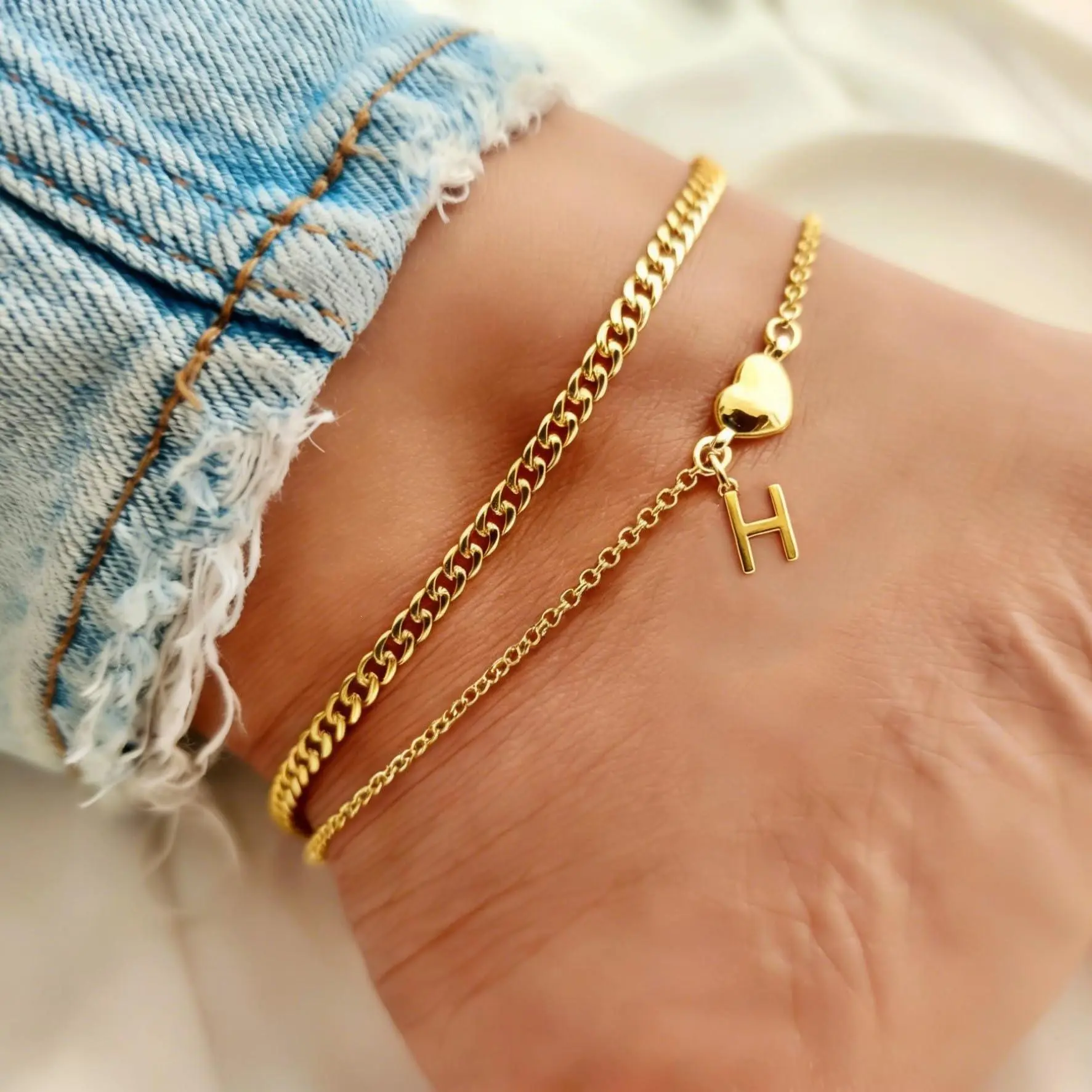 14K Gold Plated Anklet Bracelets Set, Charm Women 2Pcs Inlaid Shiny Heart Cubic Pendant Anklets Chain Dainty Layered Initial Letter A-Z Waterproof Cuban Foot Chain Non Tarnish Summer Jewelry