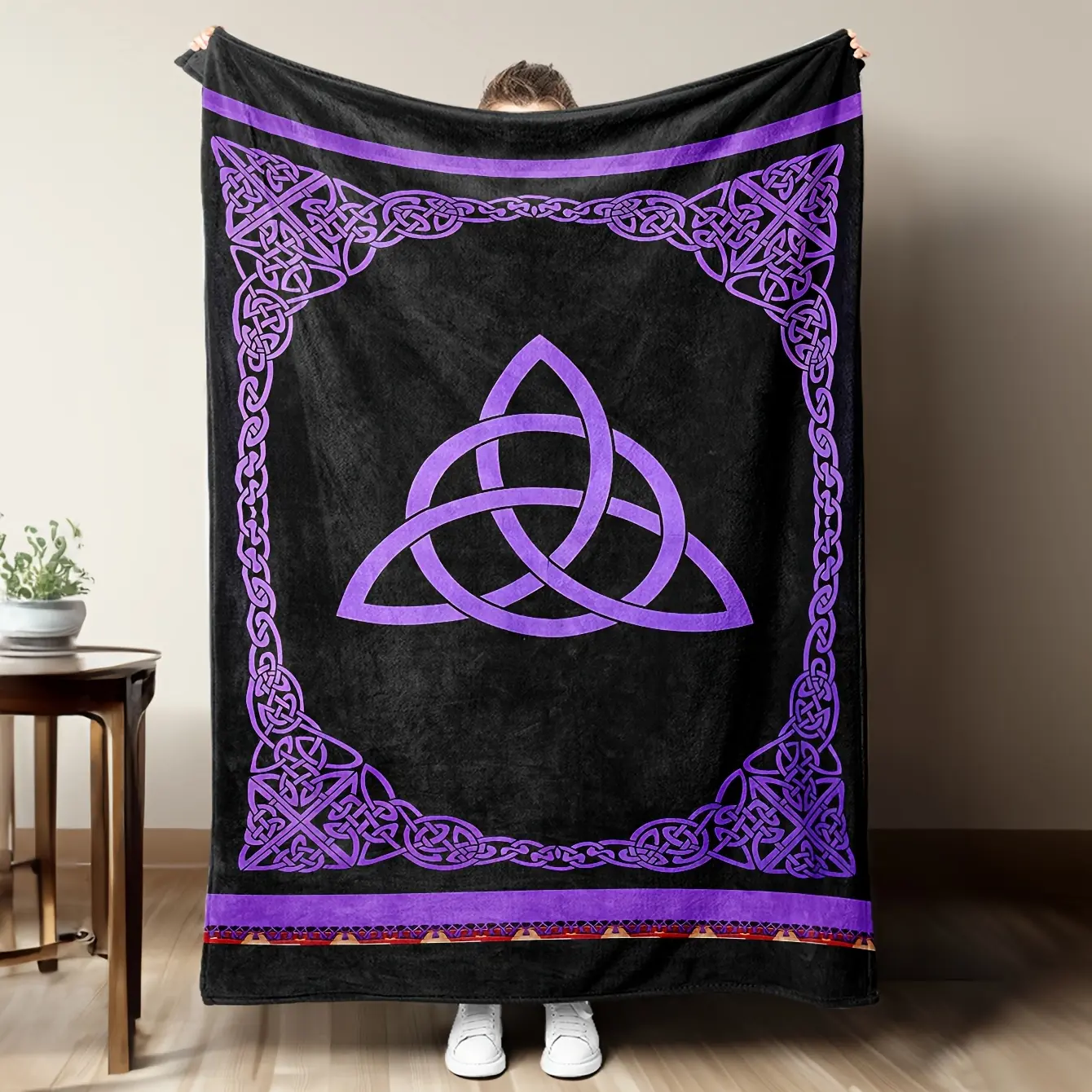 1Pc Bohemian Irish-Themed Flannel Blanket Suitable For Couch, Bed & Office - Soft Warm Cozy Bedspread With Celtic Knot & Celtic Patterns, Ideal Nap Blanket, Perfect Gift For & (Valentine'S/Mother'S Day)