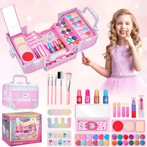 Girl Handbag Makeup Set, Pretend Play Playset, Role-Playing Toy, Easy to Clean, Includes Mirror/eyeshadow/lipstick/nail Art/rose Blush/makeup Brush, Suitable for Ages 3+