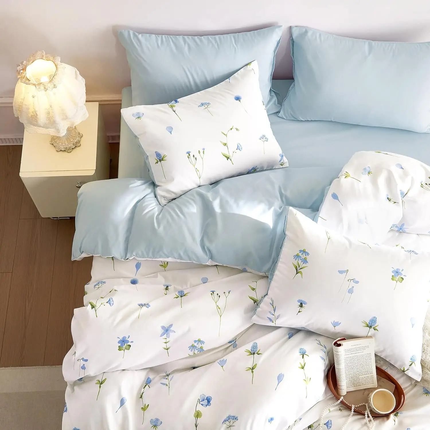 Full Size Bed Floral Comforter Set - Cottagecore Cute Aesthetic Watercolor Flowers and Leaves, Soft Lightweight Brushed Poly Home Bedding for Women, 3-Piece, Blue, for Bedroom Use, Set Of 3