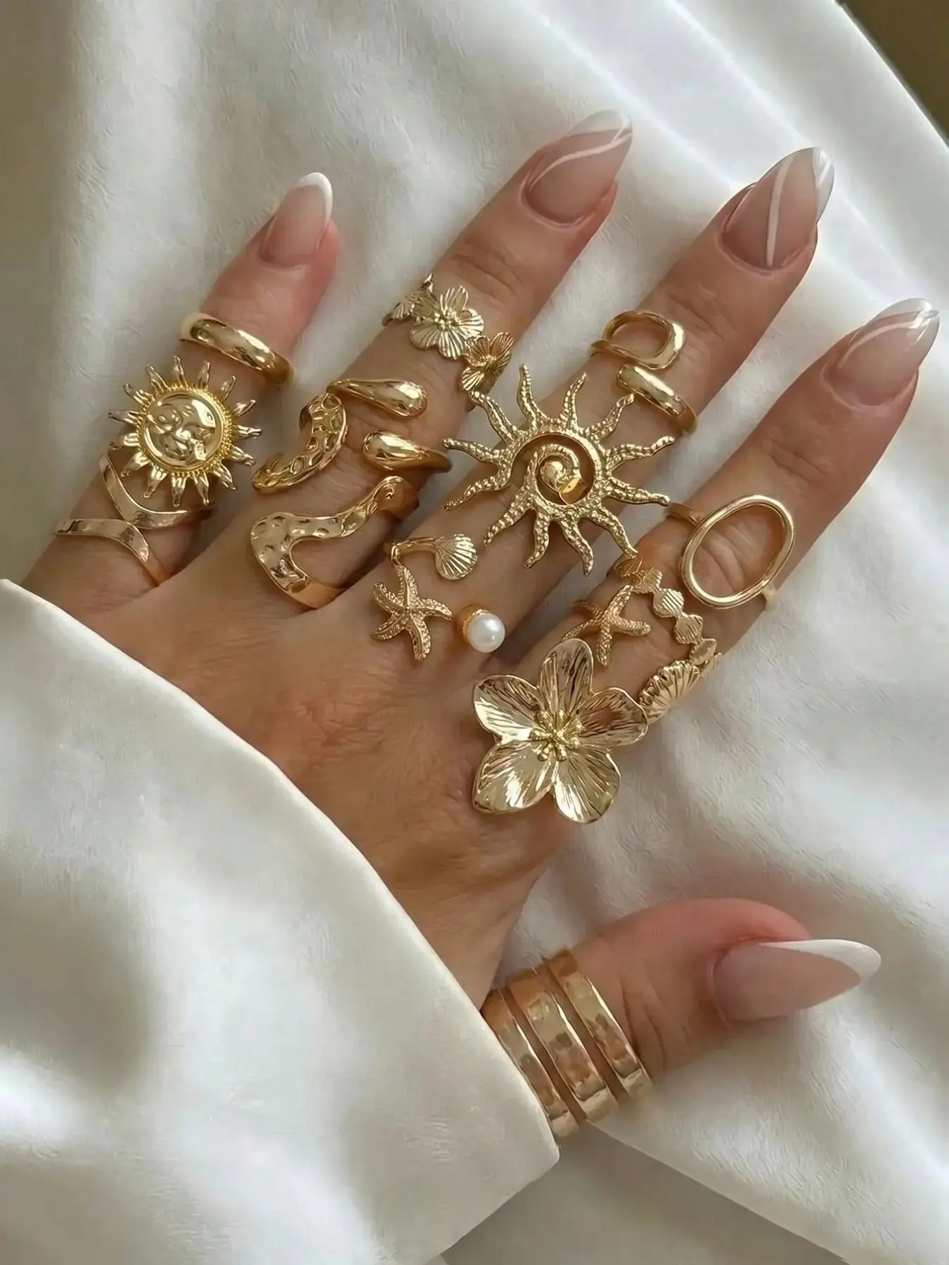 14pcs Boho Gold Tone Ring Set for Women, Celestial Sun Moon Floral Starfish Shell & Faux Pearl Designs, Mixed Stackable Statement Rings, Fashion Jewelry