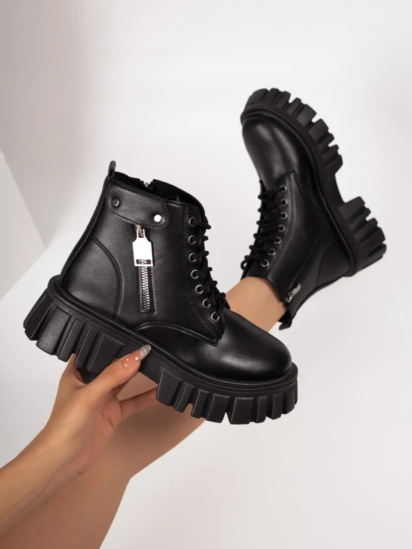 Lock Head Pendant Gear Thick Sole Boots, Side Zipper + Laces Dual Design Motorcycle Short Boots, Biker Boots, Cool Versatile Shoes for Commute and Music Festivals