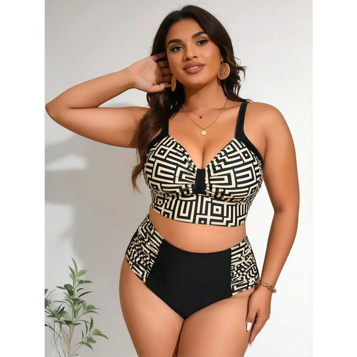 Women's Plus Size Beachwear 2-Piece Bikini Set - Black & Gold Geometric Print Crop Top, High-Waist Ruched Bottom