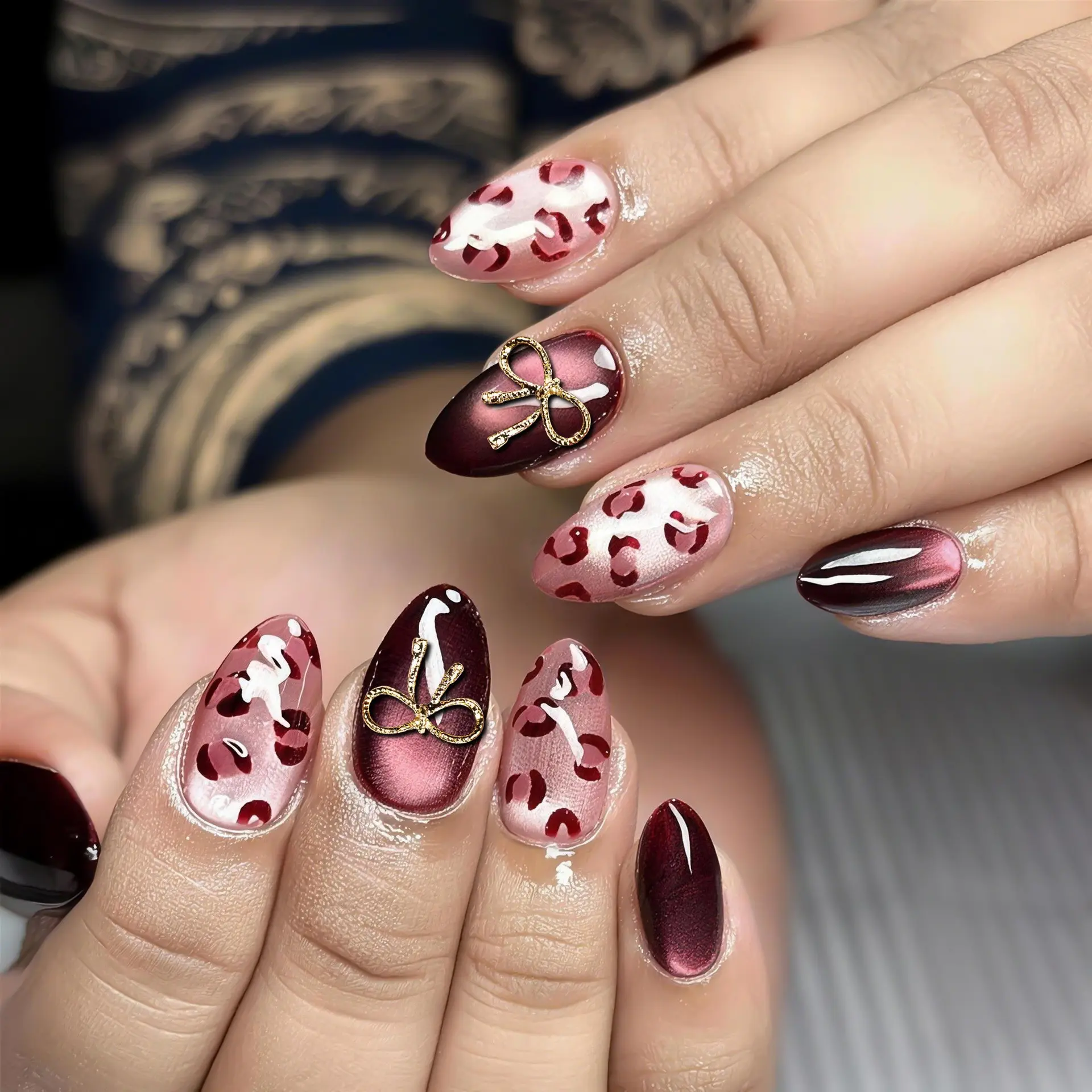 30pcs Fall Winter Bow Leopard French Nails, Short Oval Fake Nails, Cute Sweet Design, Perfect for Women and Girls