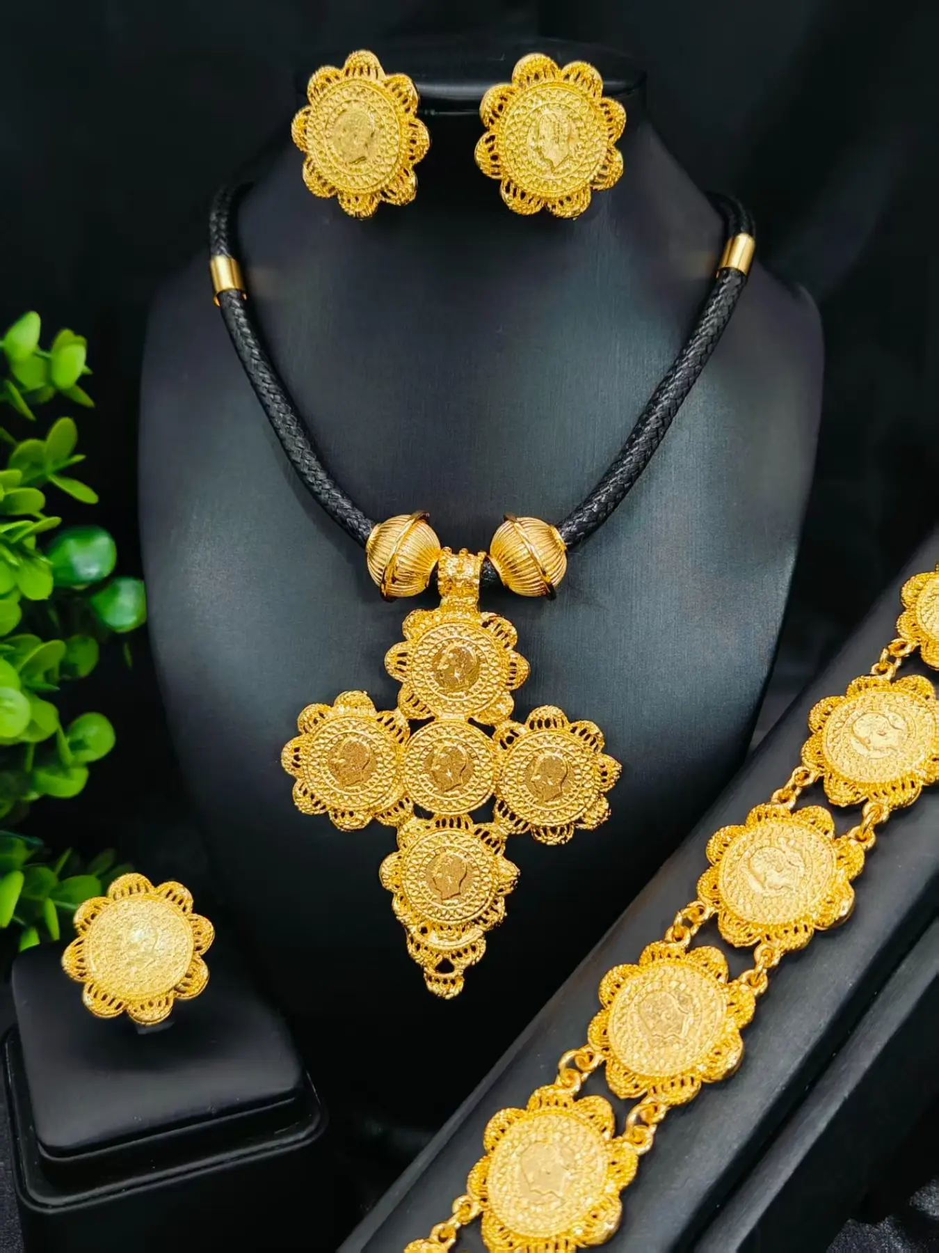 Fashion Women's Rope Portrait Pendant Jewelry Set, Necklace Earrings Bracelet Ring, Wedding Party Gift, Costume Jewelry Sets