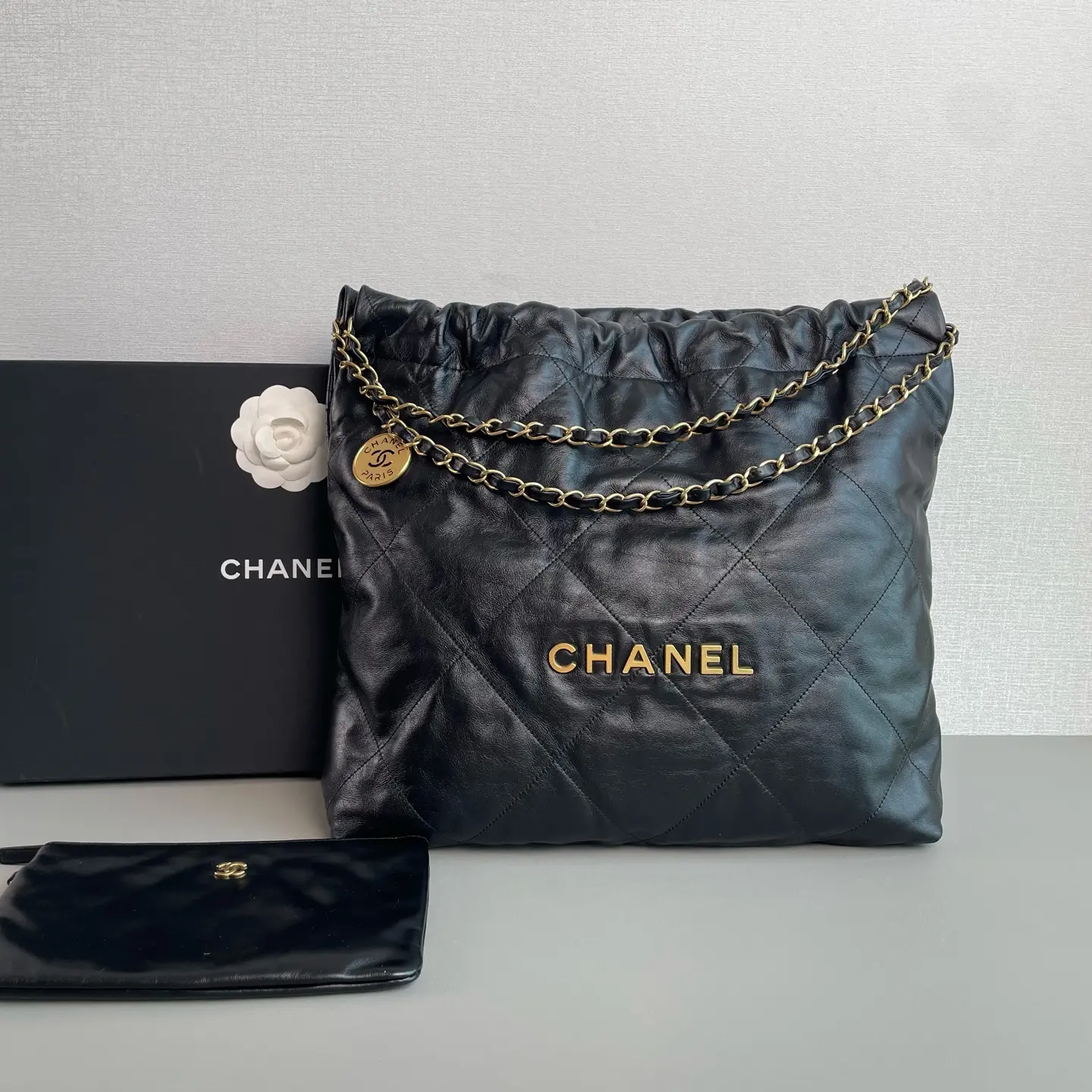 Pre-owned Chanel 22bag Black Gold Hardware Medium 22 Bag Very Good Condition Microchip Edition Size 36×42 Luxury Bag P07E04008