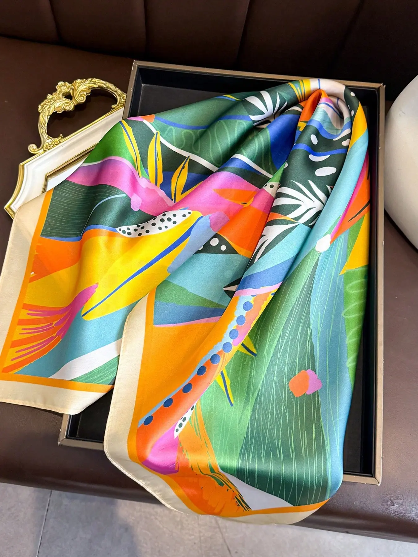 Elegant Vintage Print Silk Scarf for Women, Bohemian Style, Versatile Neck Scarf, Shawl, or Lightweight Headscarf, Comfortable and Stylish