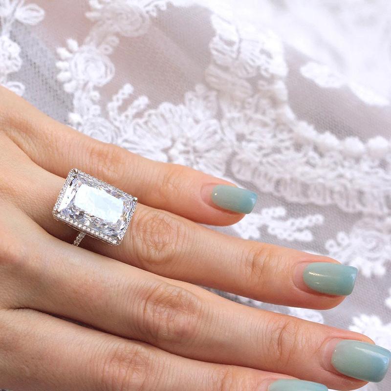 Bright Rectangular Eye-Catching Statement moissanite Ring - Quiet Luxury Trendy It Girl Elegant Minimalist Jewelry Accessories for Women Valentines Gifts for gf