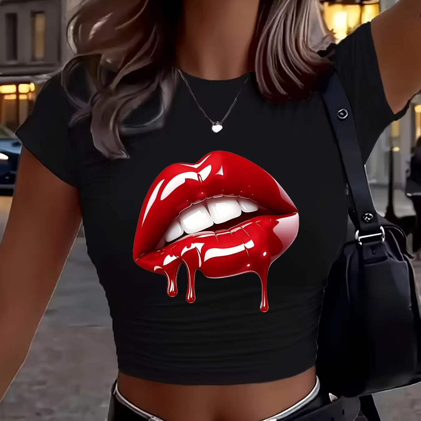 Women's Red Lips Graphic Crop Top, Black Short Sleeve Crew Neck Slim Fit T-Shirt, Y2K Streetwear Tee for Summer, Going Out, Parties and Concerts