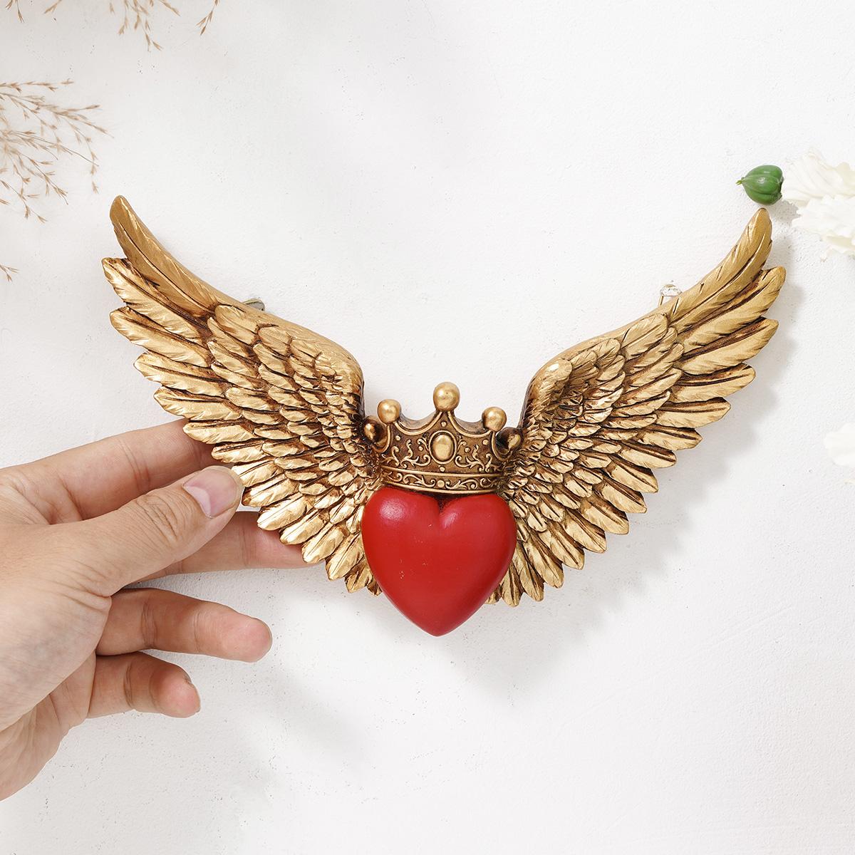 Resin Crown Heart Wings Decorative Hanging Ornament, Valentine's Day Handmade Wall Art, Room Decoration for Living Room, Study, Shop, Party