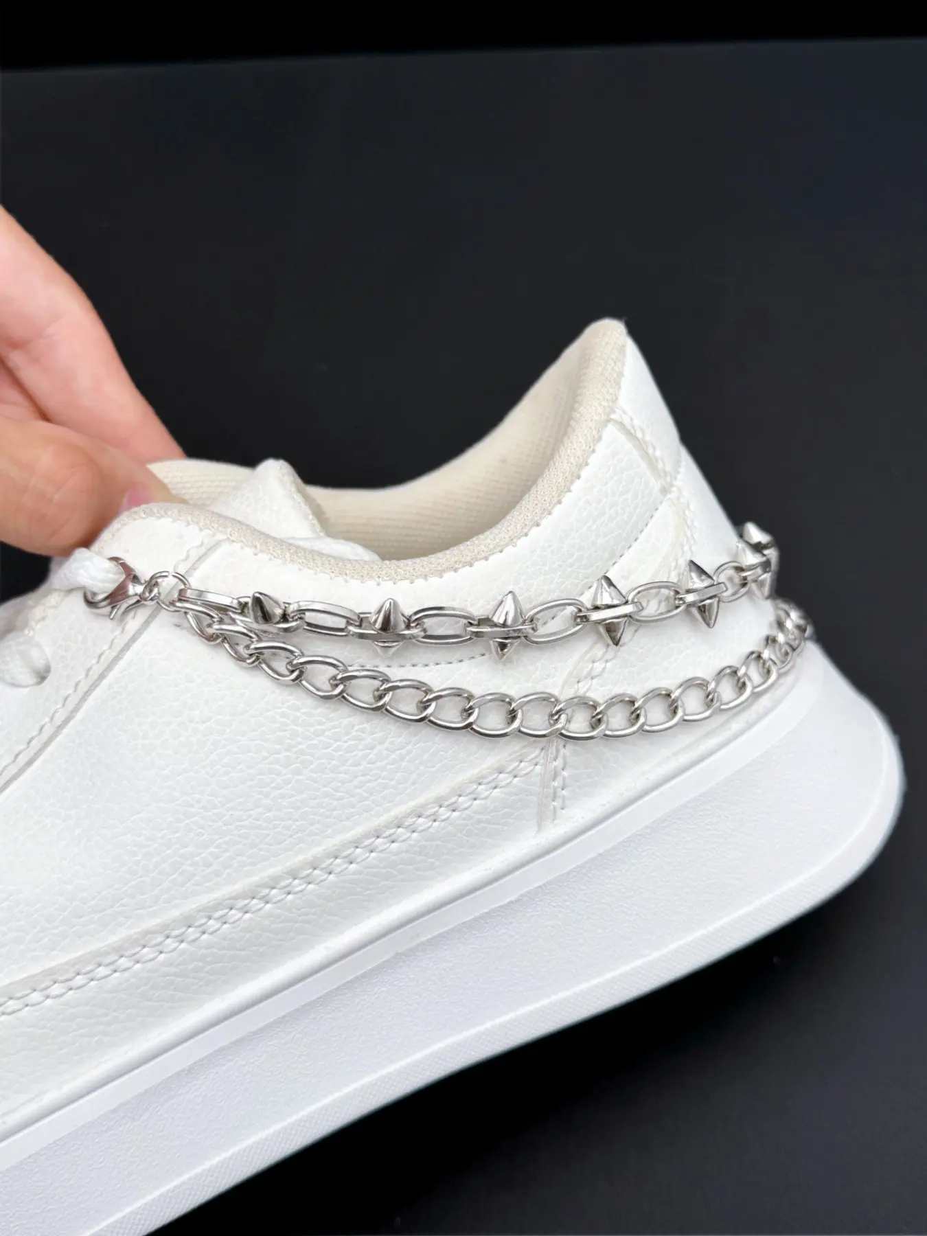 2 Piece Shoe Accessories for Boots, Metal Rivet Chain Detachable DIY Footwear Decor, Suitable for Sneakers, Skate Shoes, Sports Shoes, Shoe Chains