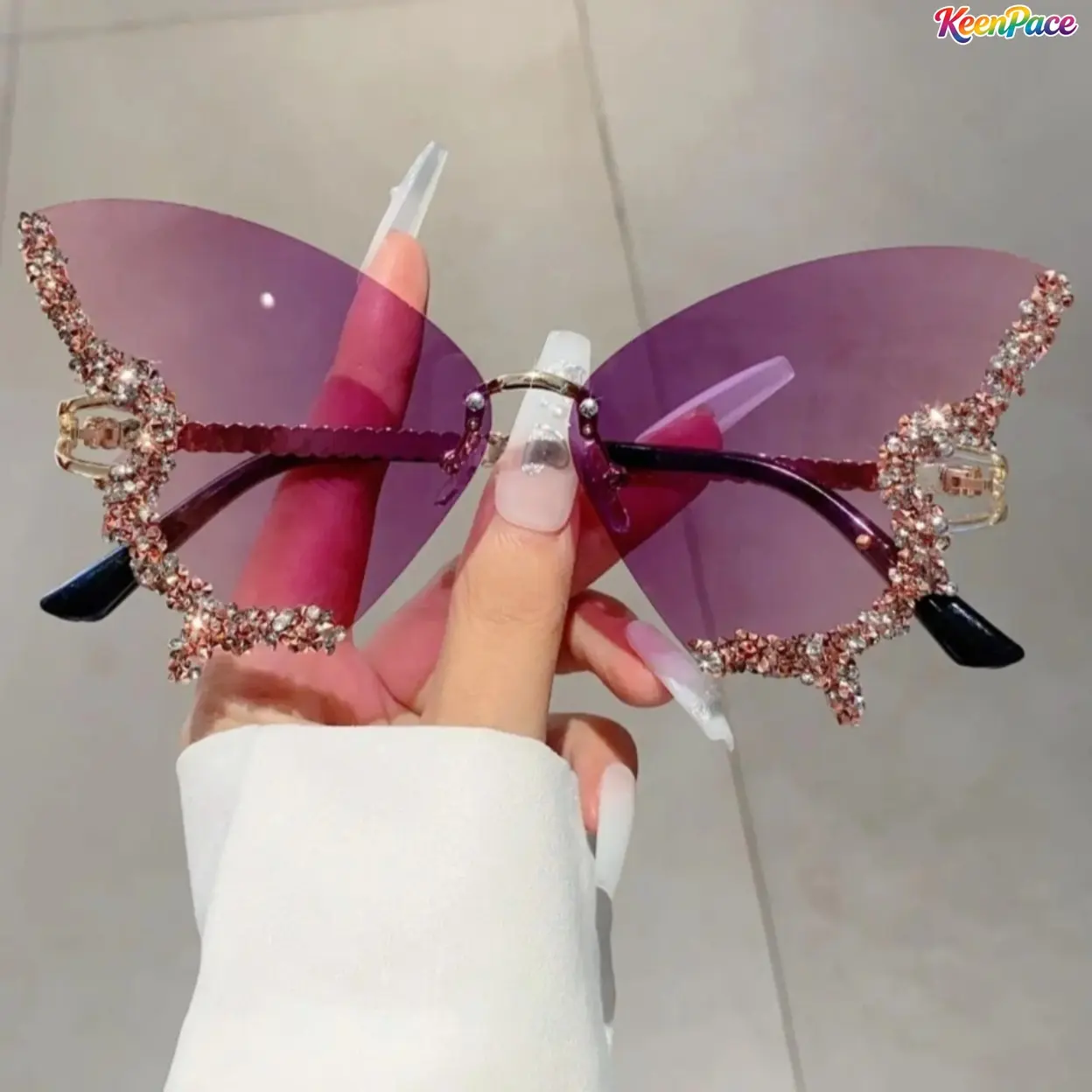 Women's Sporty Chic Rhinestone-Inlaid Butterfly Sunglasses, Trendy Signature Shades with Light UV Protection, Outdoor Eyewear Accessory for Daily Wear Travel