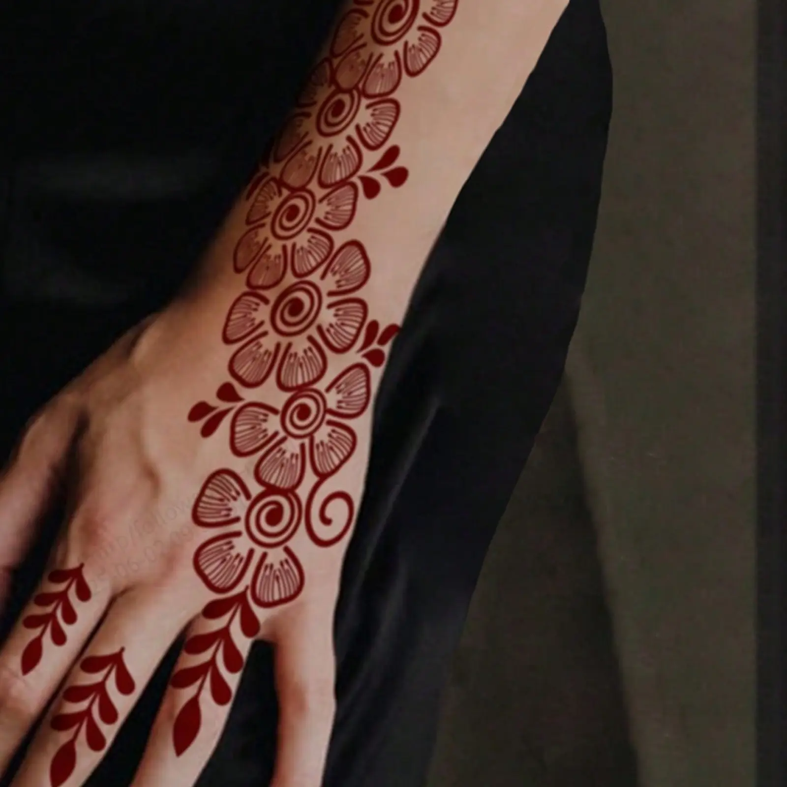4PC Natural Henna Temporary Tattoo Stickers - Cross-Border Red Floral Totem Hand Decals, Soft Decal, Waterproof Wear Skin Print for Back of Hand, Palm Daily Use (Sports & Outdoor Accessories), Unisex, Floral Pattern, Hand Decor