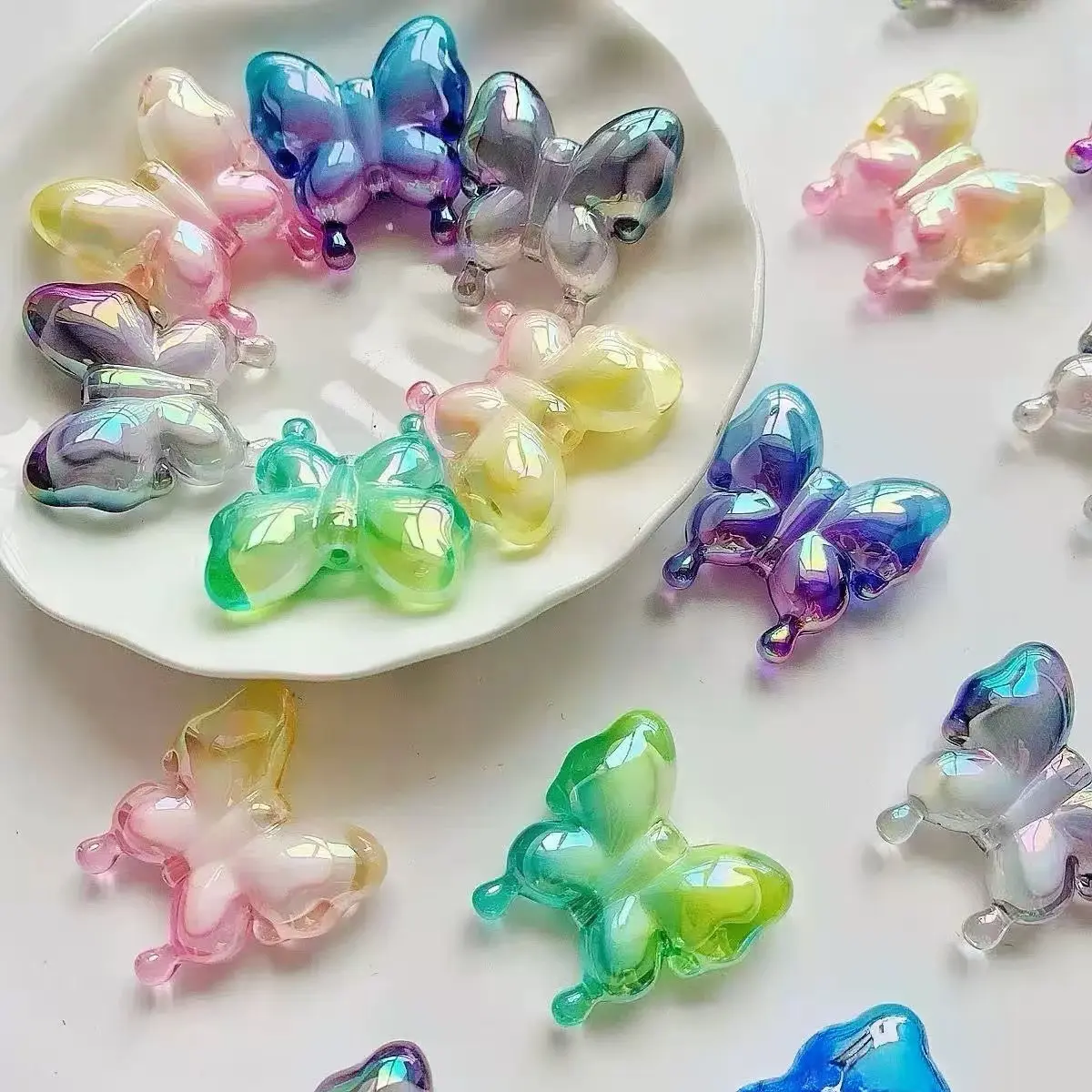 Butterfly Iridescent Acrylic Beads, Gradient Aurora Charms for Bracelets & Phone Chains, Y2K Holiday DIY Handmade Gifts, Beading Supplies, 30Pcs Per Pack