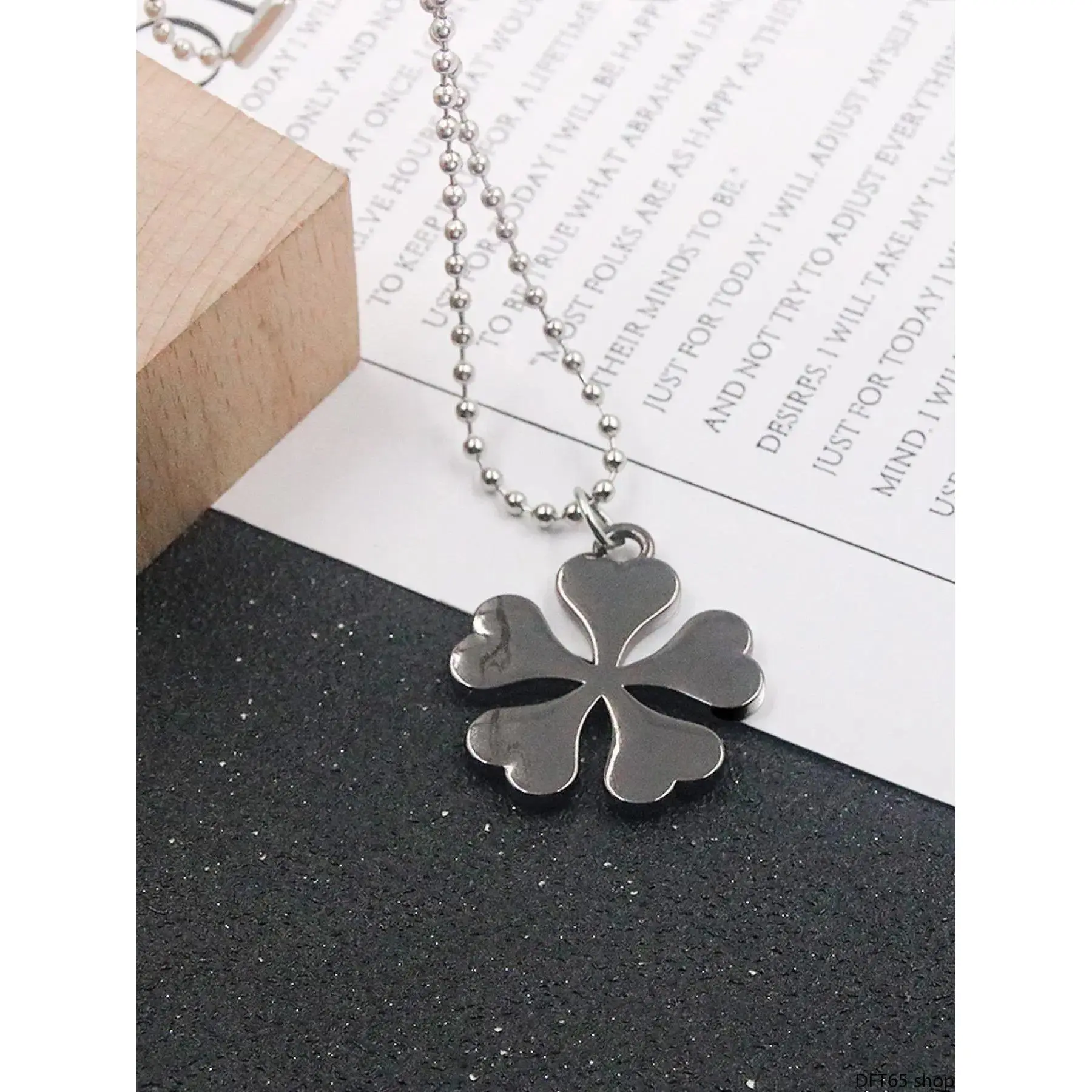 Matte Alloy Five Leaf Clover Pendant Thin Adjustable Cable Chain Anti Tarnish Plated Surface Compact Smooth Outline For Women Girls Daily Party Outfit Portable Minimalist Holiday Gift Decorative Neck Jewelry