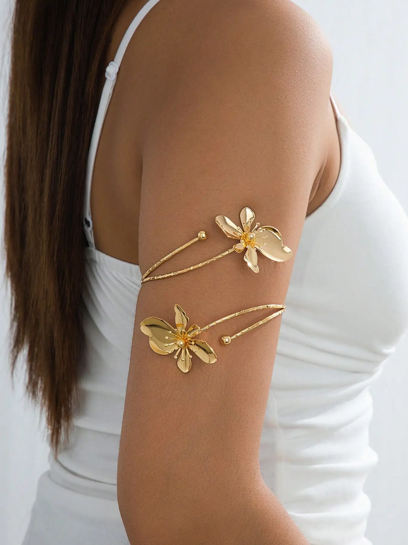 Flower Upper Arm Cuff Bracelet for Women, Adjustable Floral Armband, Minimalist Boho Body Jewelry for Summer Events