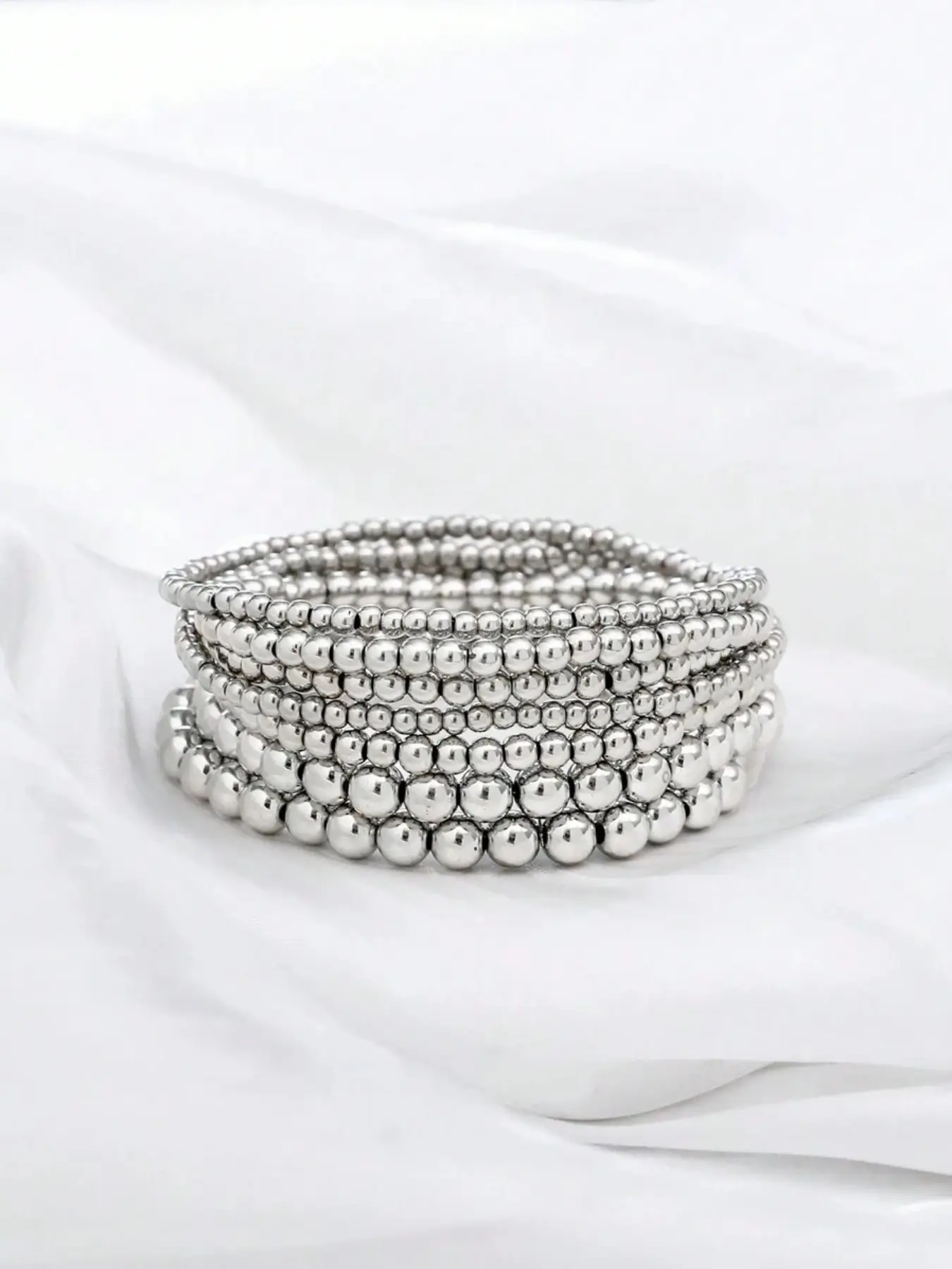7pcs Elastic Beaded Layered Bracelet Set, Including Various Sizes And Shapes Of Decor