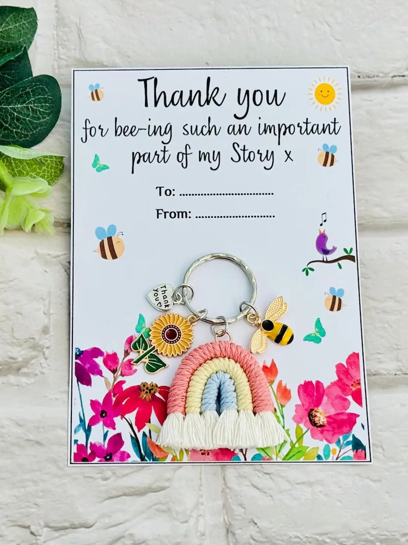 1pc Bee Thank You with Greeting Card Handmade Macrame Rainbow Charm Fashionable Alloy Keychain Teacher Appreciation Gift Thank You Card for Colleague Friend Graduation Present