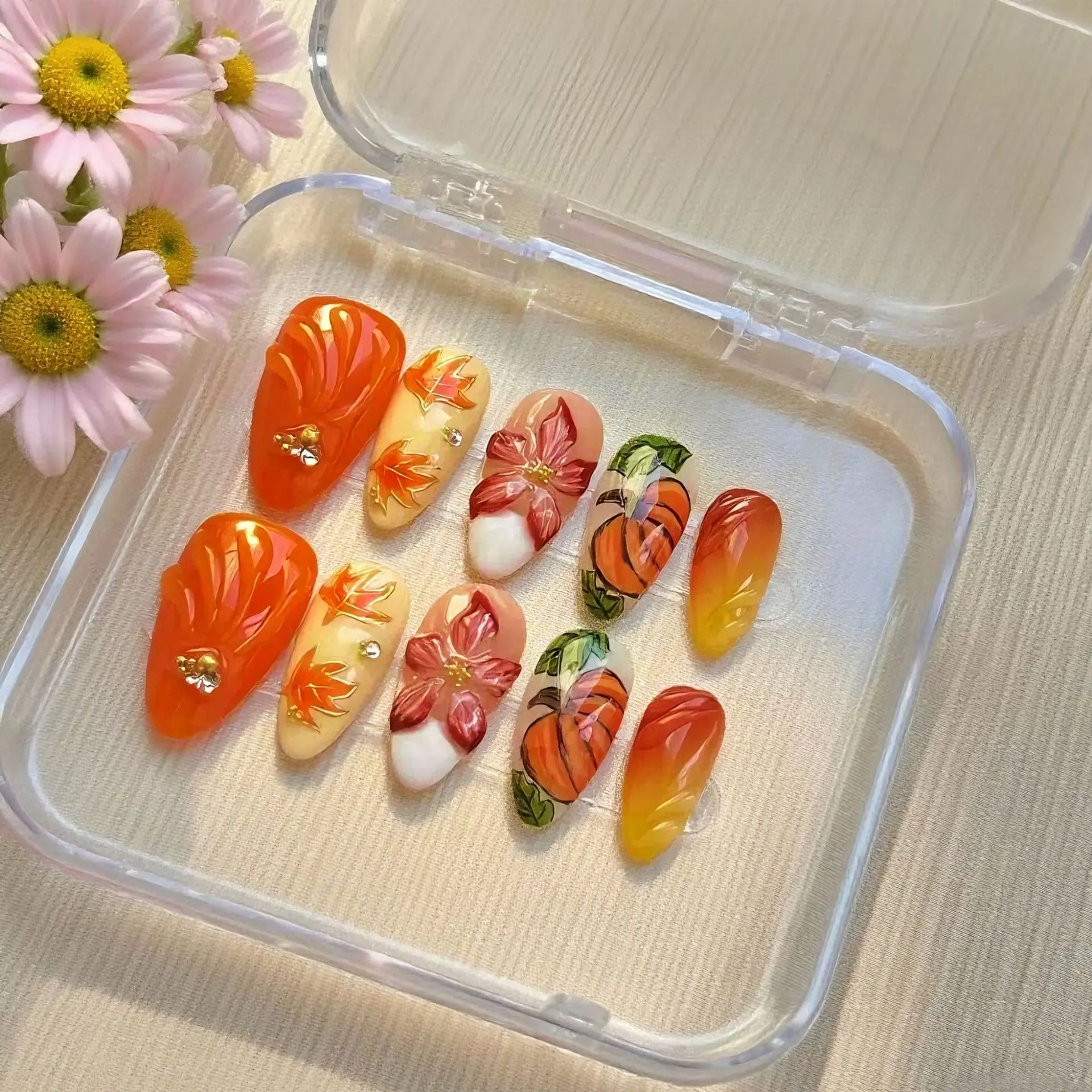 30 Pieces New Thanksgiving Maple Leaf Pumpkin Almond Press On Nails Gold Foil 3D Gradient Flower Fake Nails Fall Aesthetic Back To School Essentials Reusable False Nails Holiday Nail Art