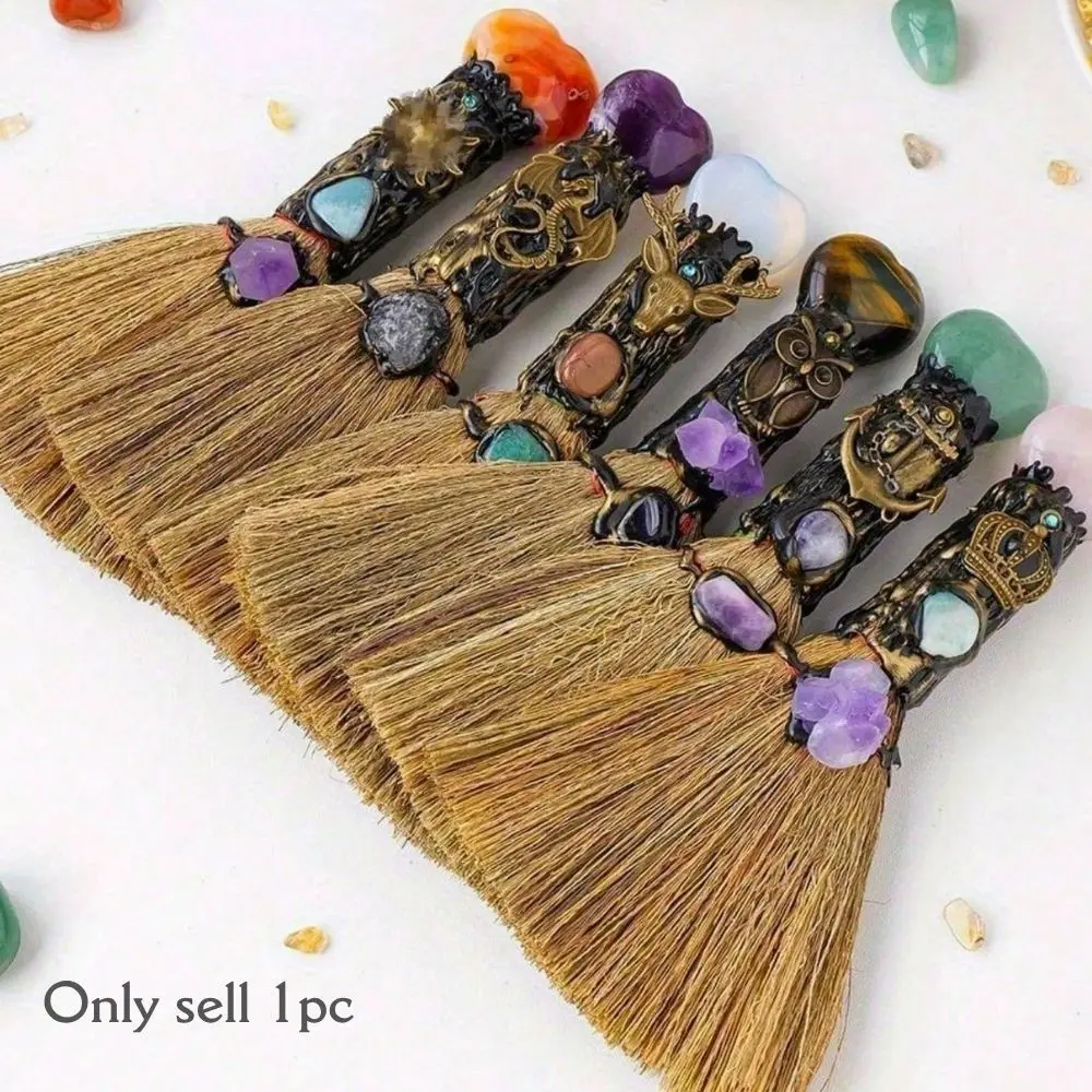 Natural Crystal Heart-Shaped Broom Tool, Witch Broom for Altar Decor, Birthday Gift, Home Feng Shui, Halloween Room Decoration