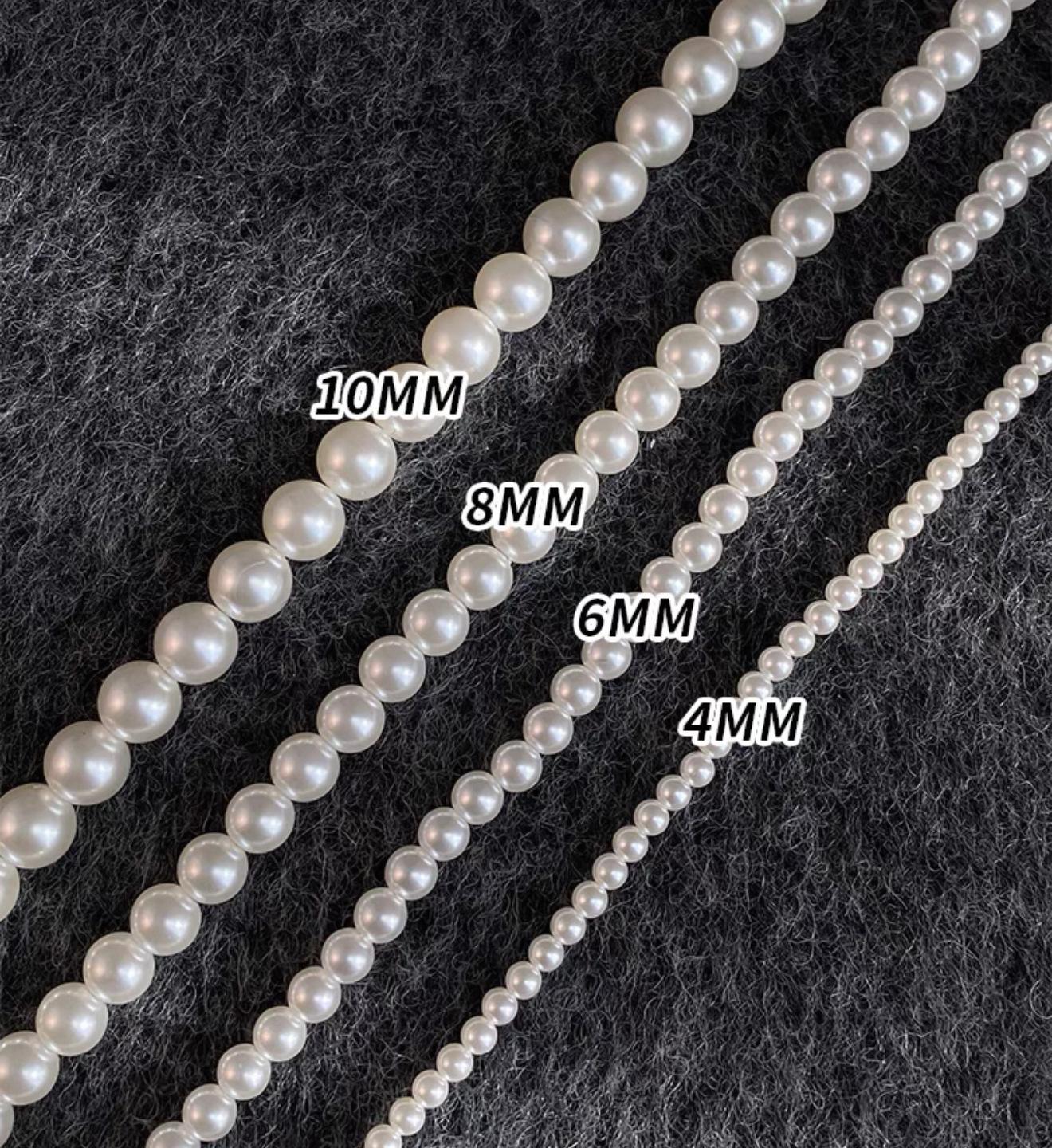 Glass Bead Magnetic Clasp Necklace for Women, Simple Light Luxury, Niche & Premium Rice Bead Design, Elegant & Versatile Clavicle Choker Glass Bead Magnetic Clasp Necklace for Women, Simple Light Luxury, Niche & Premium Rice Bead Design, Elegant & Versatile Clavicle Choker