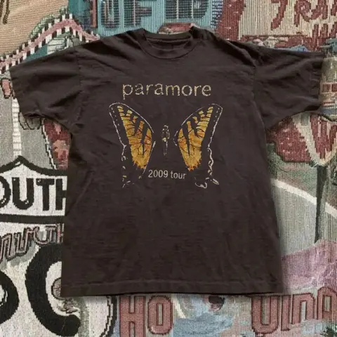 Paramore 2009 Tour Butterfly Print Tops Multi Size Casual Concert Wear Vintage Alternative Rock Pop Punk Band Merch Alt Grunge Streetwear T Shirt Baby Tee Oversized Fits Men Women Teen Girls Retro Music Festival Aesthetic Graphic Tee Collection