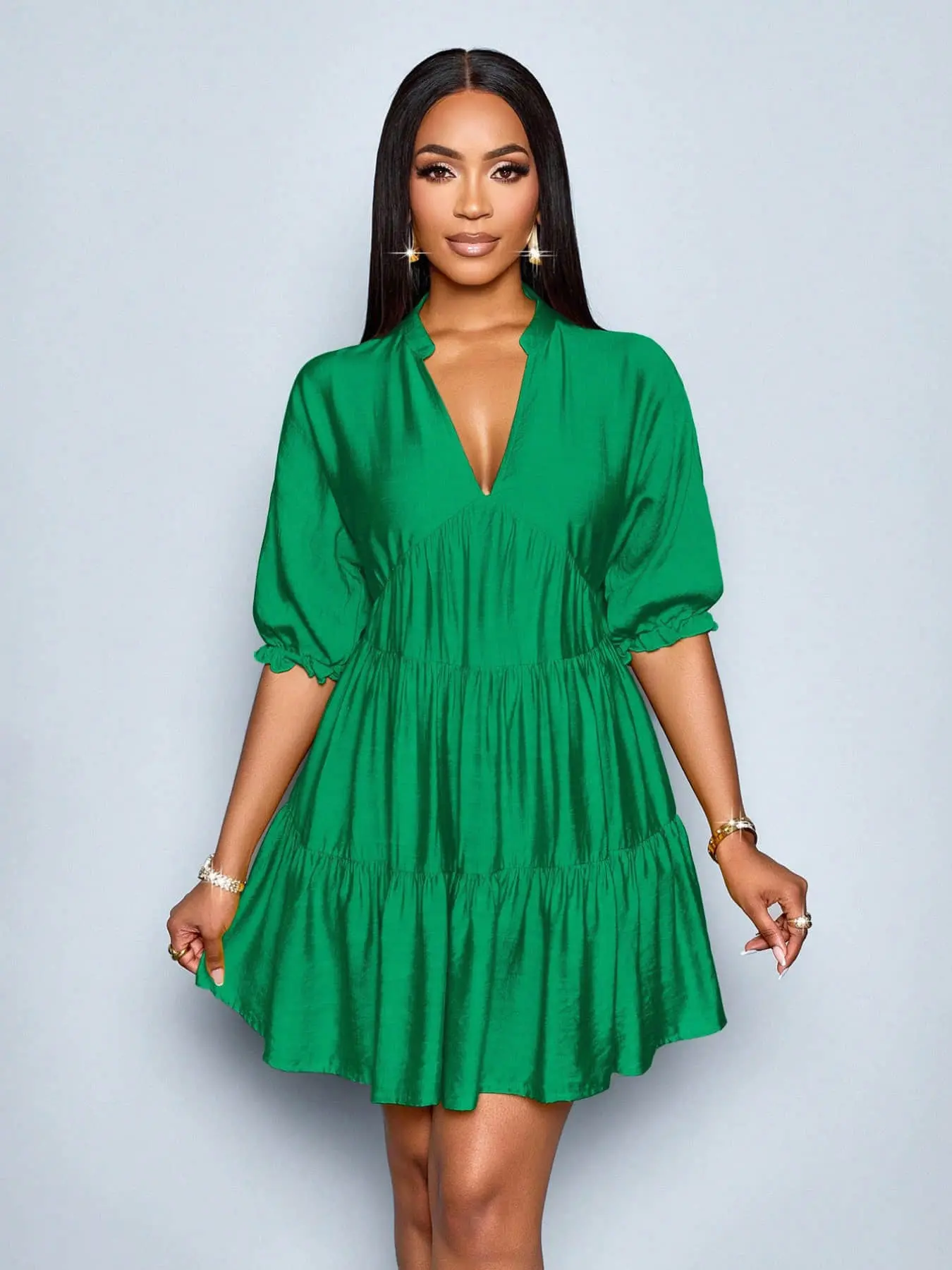 A women's fashionable and high-end French slimming and meat covering dress with V-neck bubble sleeves design, suitable for summer, light dinners, dates, dinners, and travel outfits.