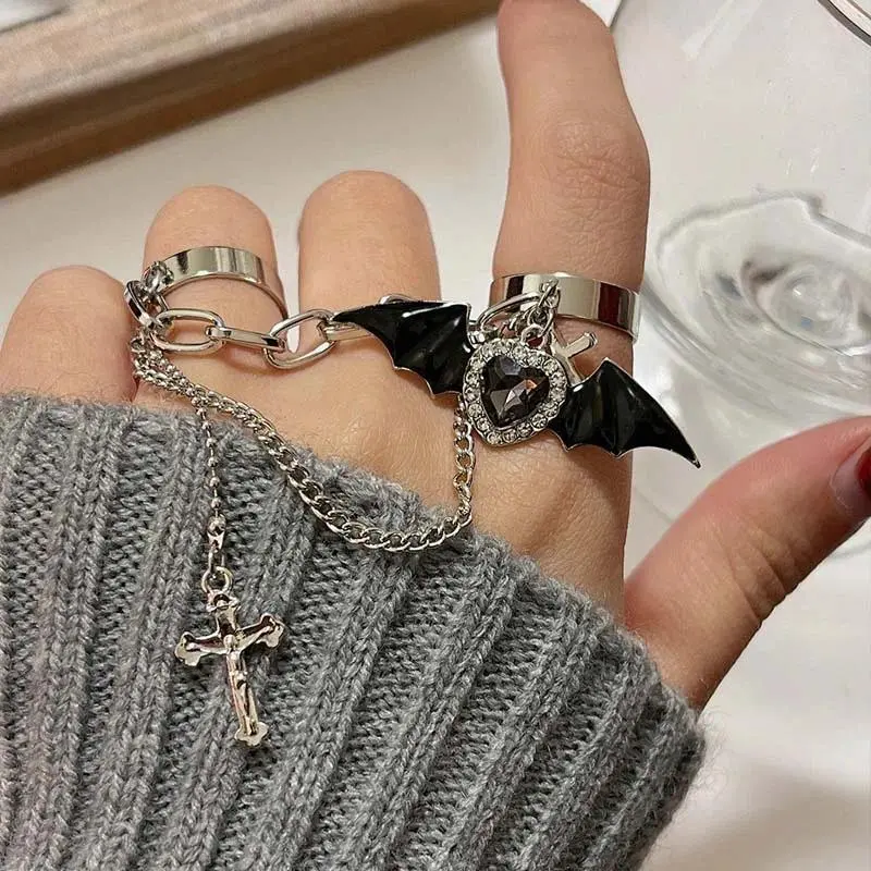 Dark Gothic Silver Bat Wing Cross Pendant Double Finger Rings - Gothic Wings and Cross Graphic, Hip Hop Crystal Heart Irregular Chain Jewelry for Men, Goth Rings, Suitable for Engagement