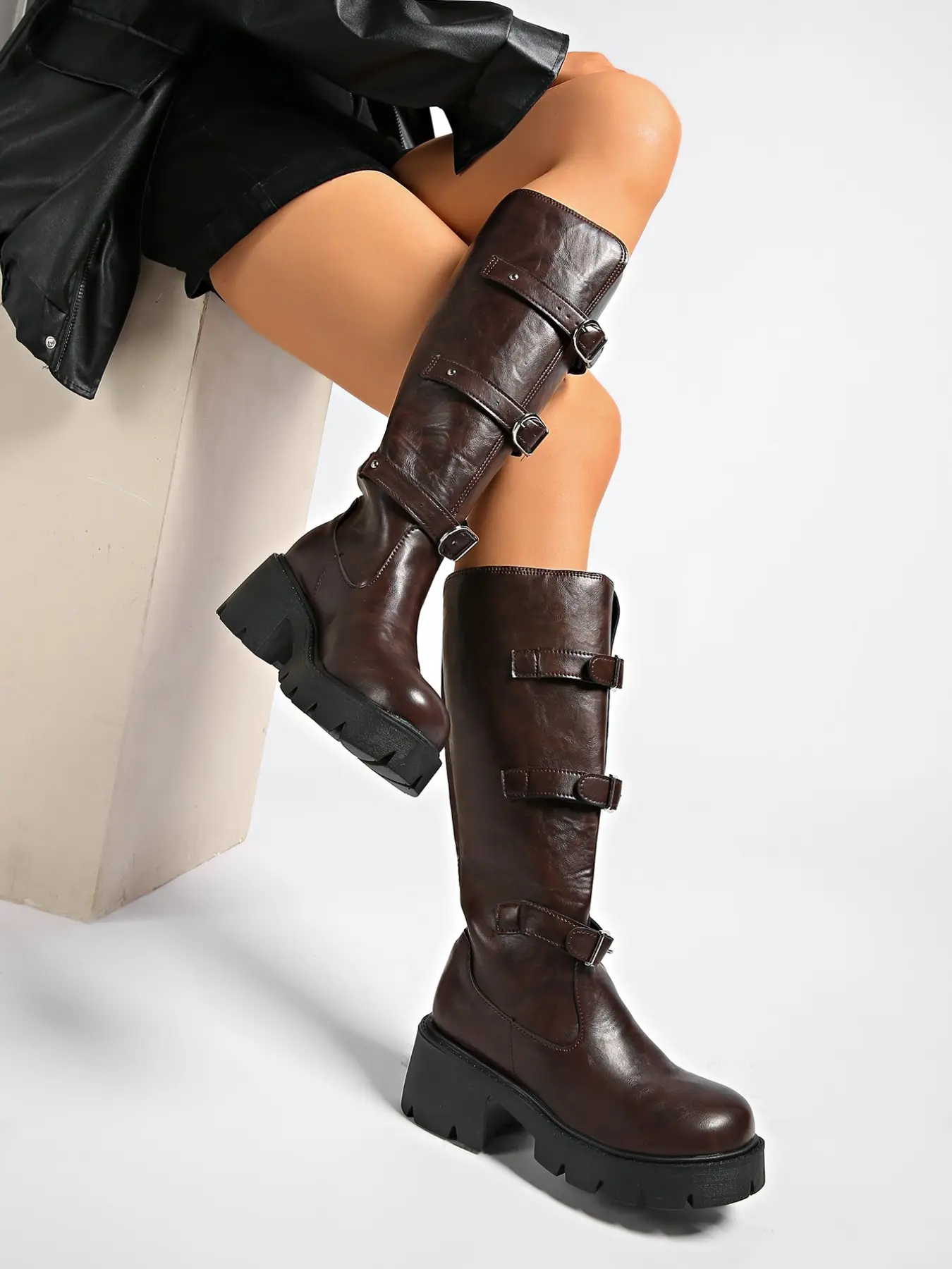 Simple D-Loop Layered Strap Knee-High Boots, Matte Round Toe, Wear-Resistant Thick Sole, Retro Chunky Heel, Versatile Leather Boots