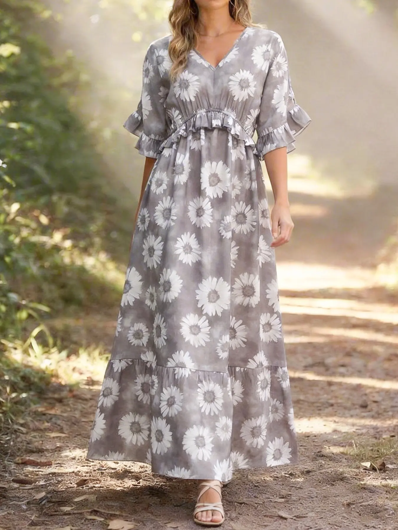 Modest Women's Daisy Print V-Neck Dress, Elegance, Loose-Fitting Floral Pattern, Waist-Cropped Design, Long Sleeve, Summer Style
