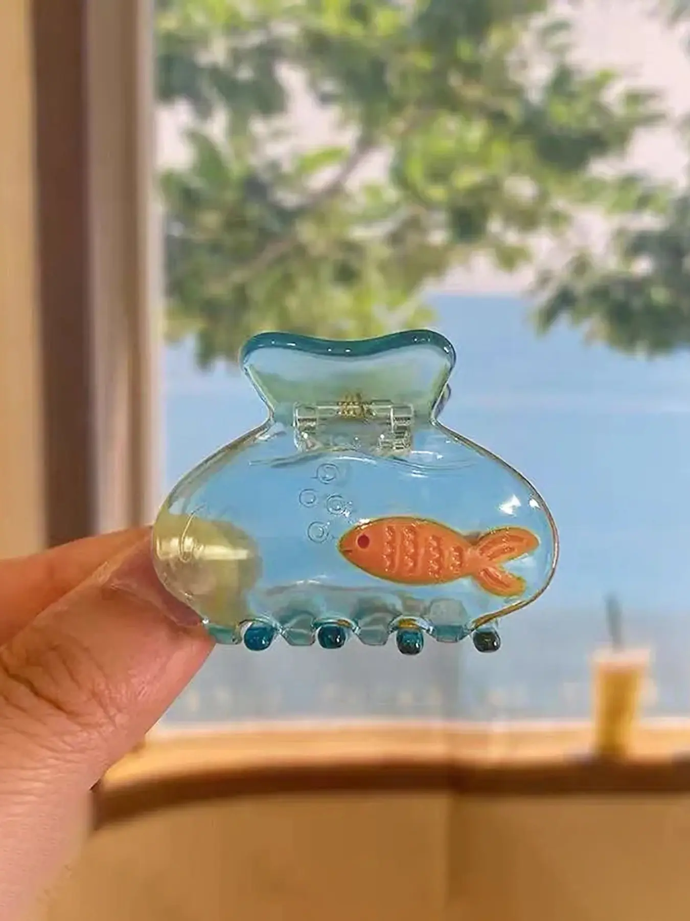 Cute Transparent Fish Hair Claw Clip, Cute Hair Clips, Simple Fresh Small Half Ponytail Bun Shark Clip, Summer Hair Accessory, 1pc