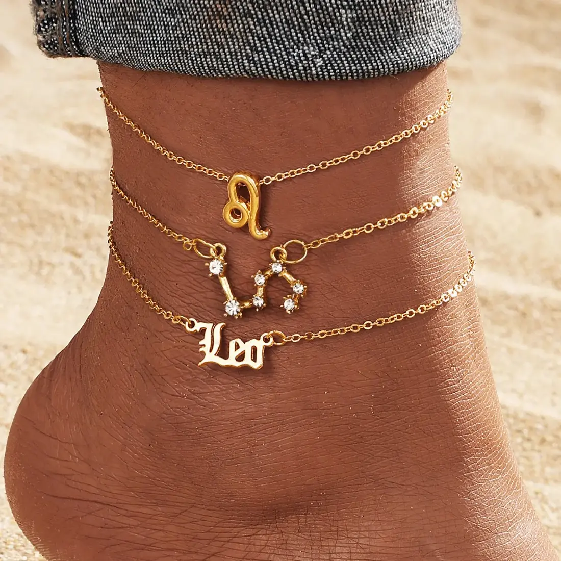Gold Layered Anklets for Women Leo Zodiac Sign Foot Jewelry, Trendy Crystal Constellation Ankle Bracelet, Boho Old English Nameplate Foot Chain, Summer Birthday Gift