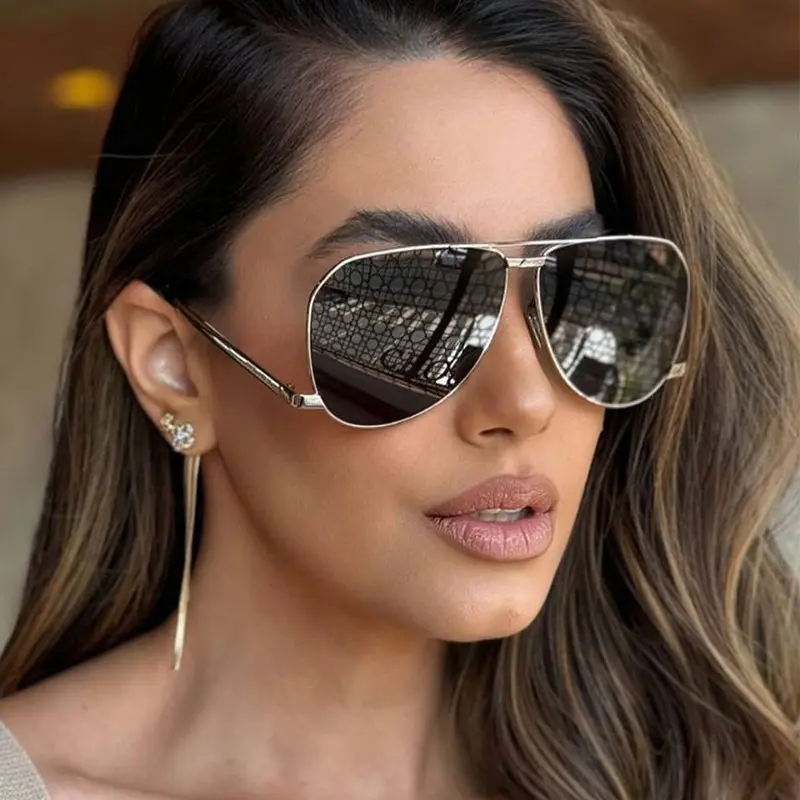 Classic Retro Oversized Double Bridge Aviator Sun Glasses for Men & Women, Lightweight Metal Frame UV Protective Eyewear Suitable for Driving, Travel, Beach and Daily Casual Outdoor Matching