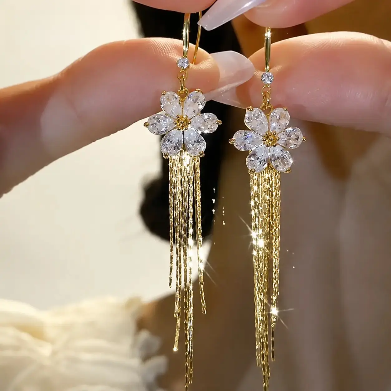 White Zircon Flower Earrings for Women, Elegant Long Petal Tassel Drop Earrings, Sparkling Statement Jewelry with 14K Gold Plated Finish, Lightweight Fashion Earrings for Party, Wedding, Date Night & Daily Wear