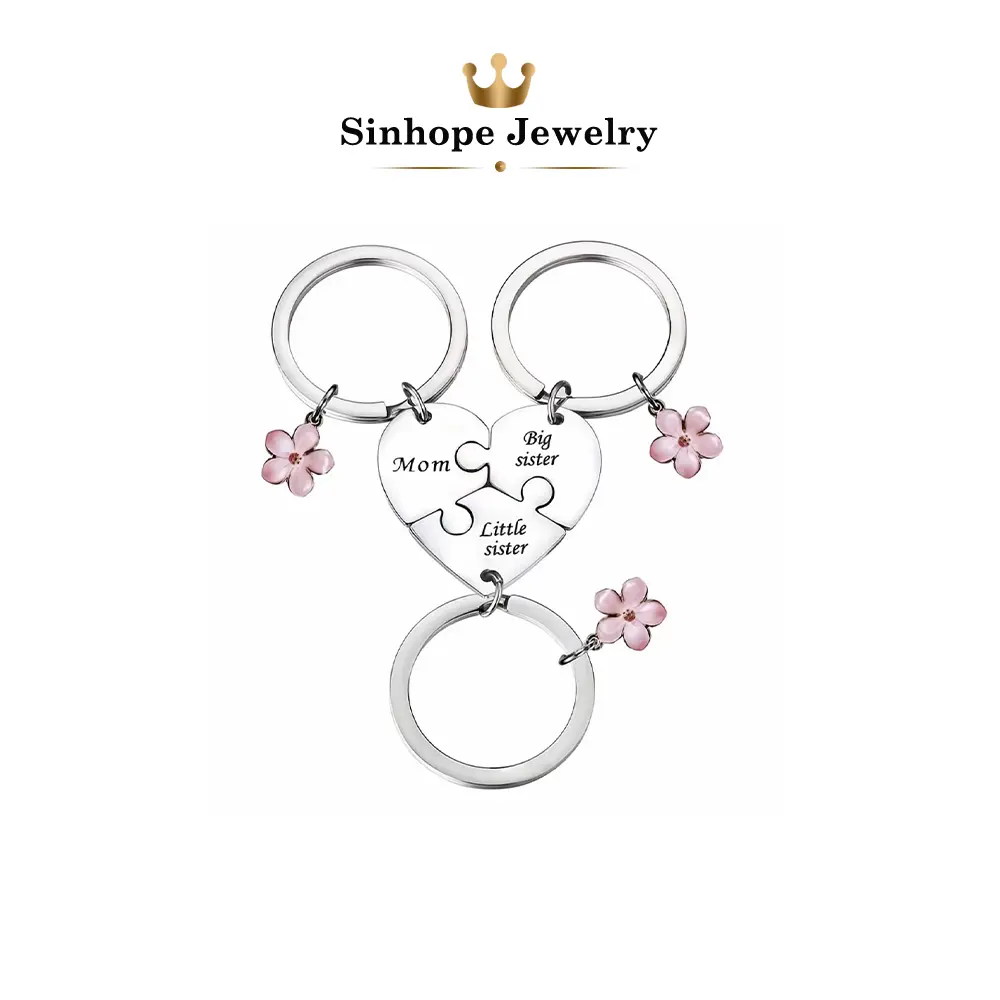 Mom Big Sister Little Sister Puzzle Heart Keychain Set, 3Pcs Matching Split Heart Key Chains with Pink Cherry Blossom Charm, Family Matching Jewelry Gift for Mother Daughters