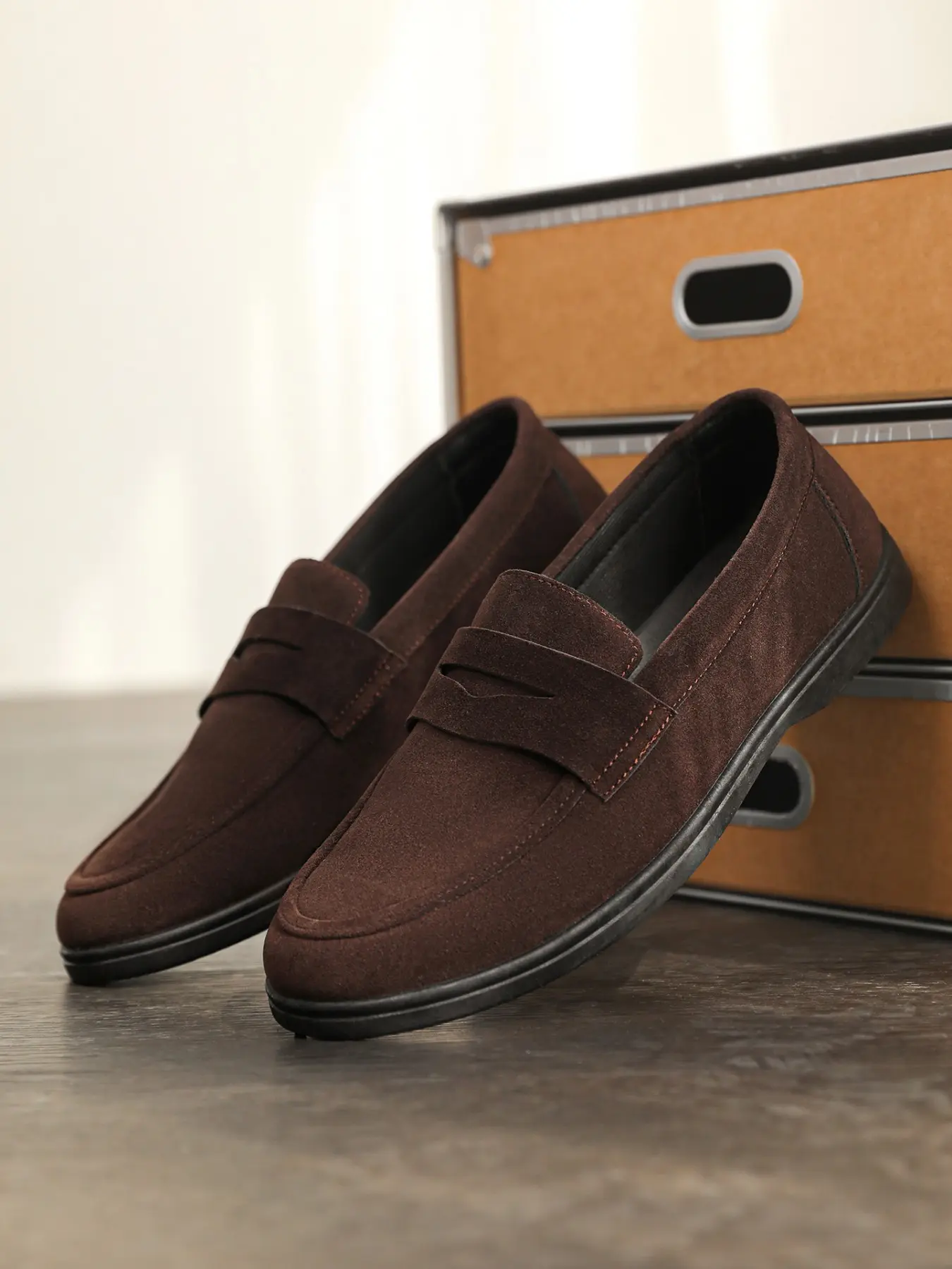 Men's Business Casual Slip-On Leather Shoes, Vintage Deep Reverse Fur Flat Heel Loafers, Comfortable Wide Fit, All-Season Wear, No Laces