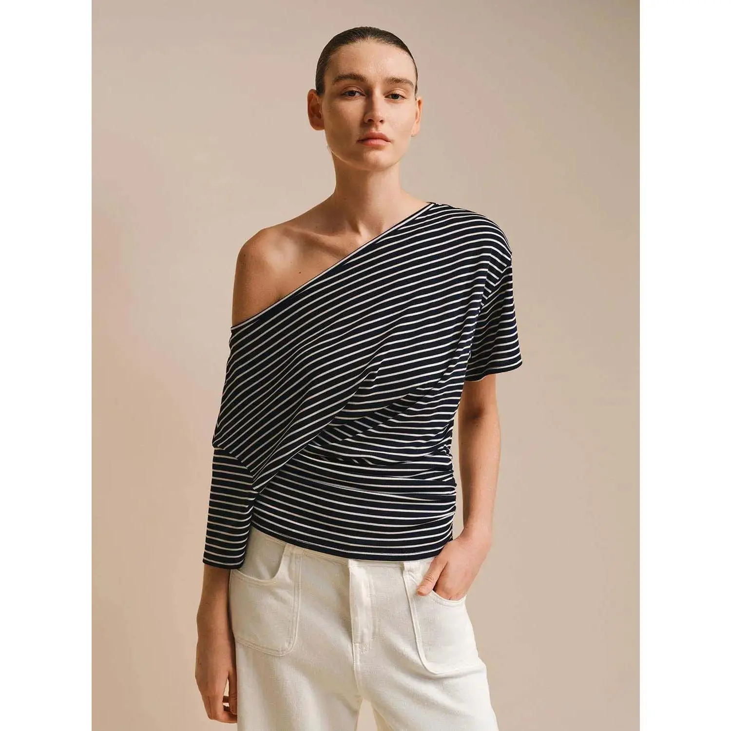 URBAN REVIVO Lyocell 92% Thin Stretch Fabric Slight Stretch T-shirts