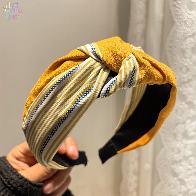 Striped Spliced Knotted Wide Headbands Women Soft Satin Non Slip Hair Hoop All-match Hair Accessories For Face Washing Daily Makeup Travel Skincare