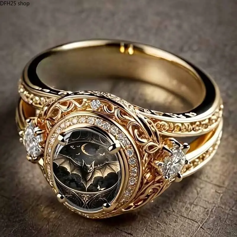 Vintage Bat Pattern Ring Gold Plated Alloy Band With Dark Night Graphic Crystal Detail Retro Statement Jewelry For Men And Women Daily Wear Fashion Accessory Gift Elegant Design