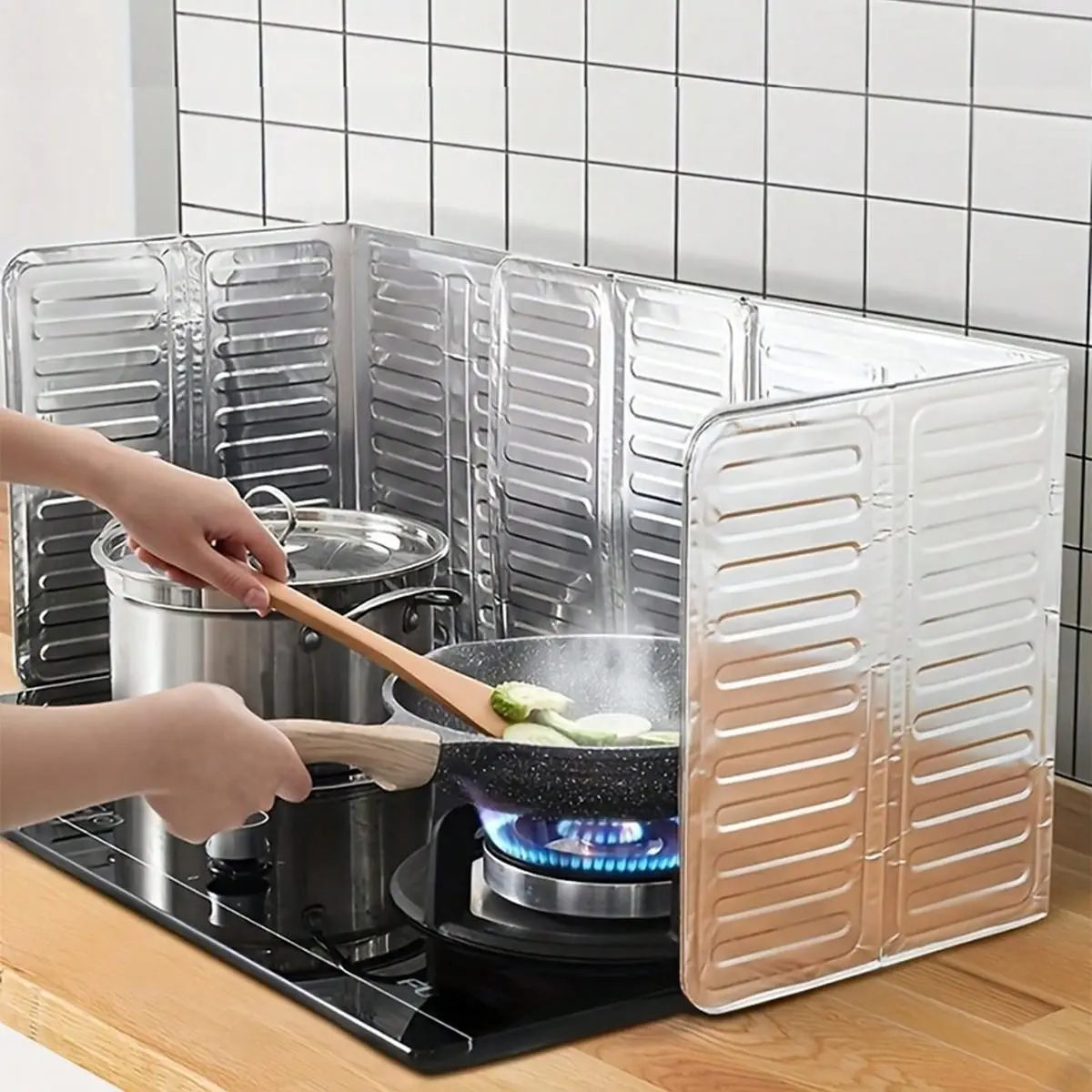Semi Enclosed Aluminum Kitchen Water Splash Guard, Foldable, Non-Food Contact, Oil & Heat Resistant, Gas Stove Compatible, Cooking Protection, Splash Barrier, Water Splash Proof
